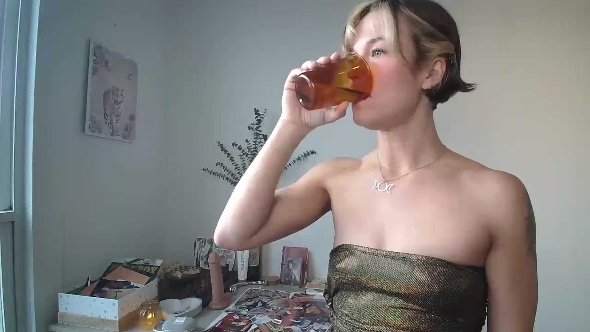 Gallery image thumbnail from MyEmpress's myfreecams stream on, 12/31/2023, 20:06 image 19 of 20