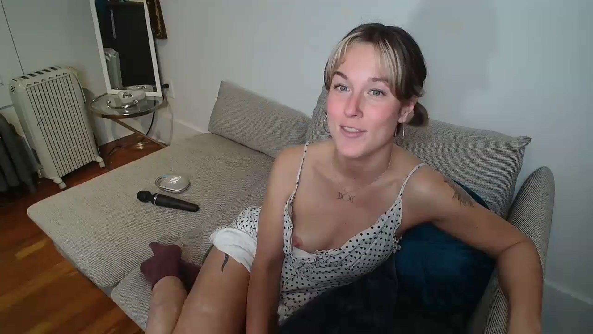 Gallery image thumbnail from MyEmpress's myfreecams stream on, 01/30/2024, 22:37 image 19 of 20