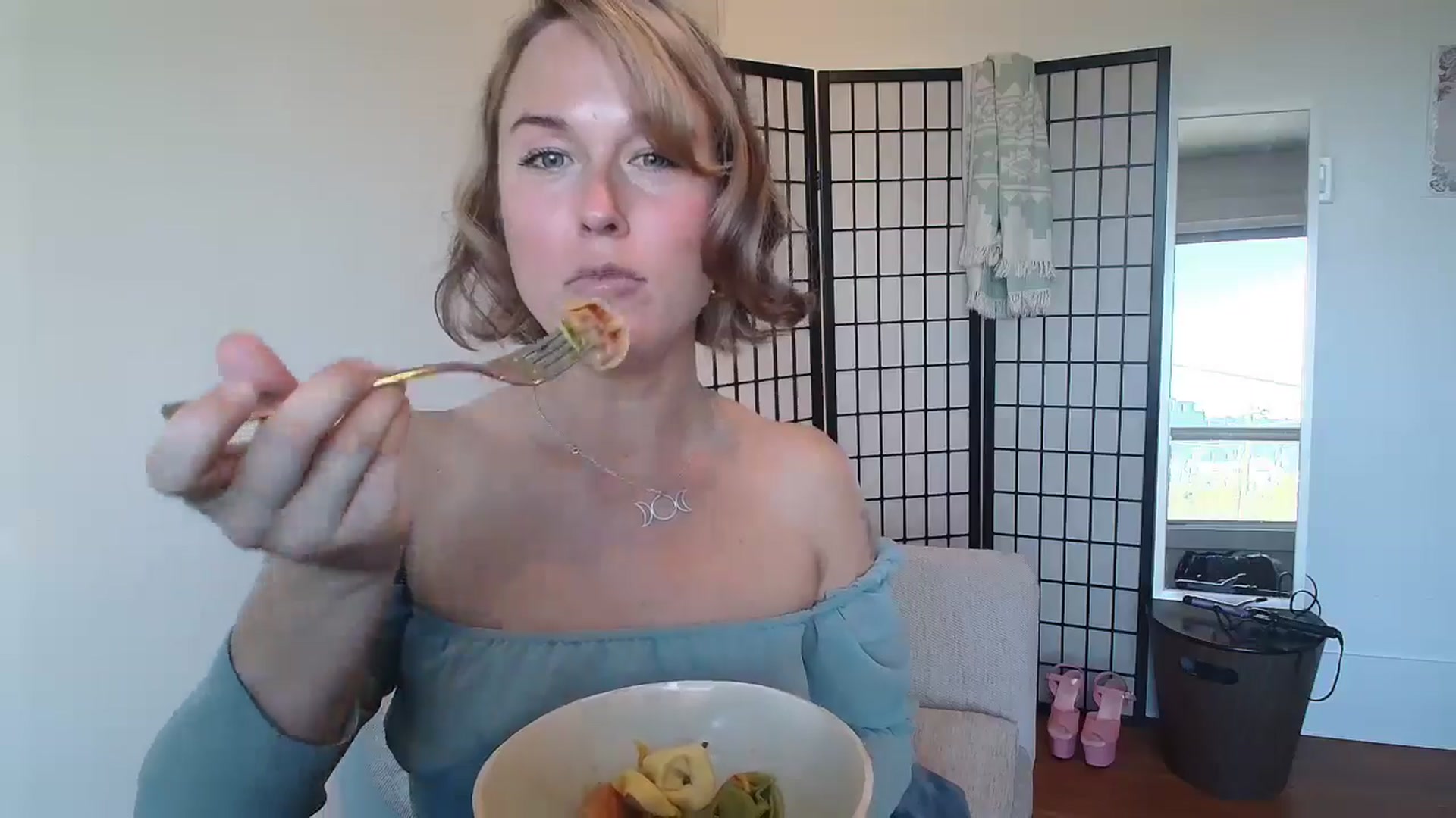 Gallery image thumbnail from MyEmpress's myfreecams stream on, 05/03/2024, 24:58 image 20 of 20