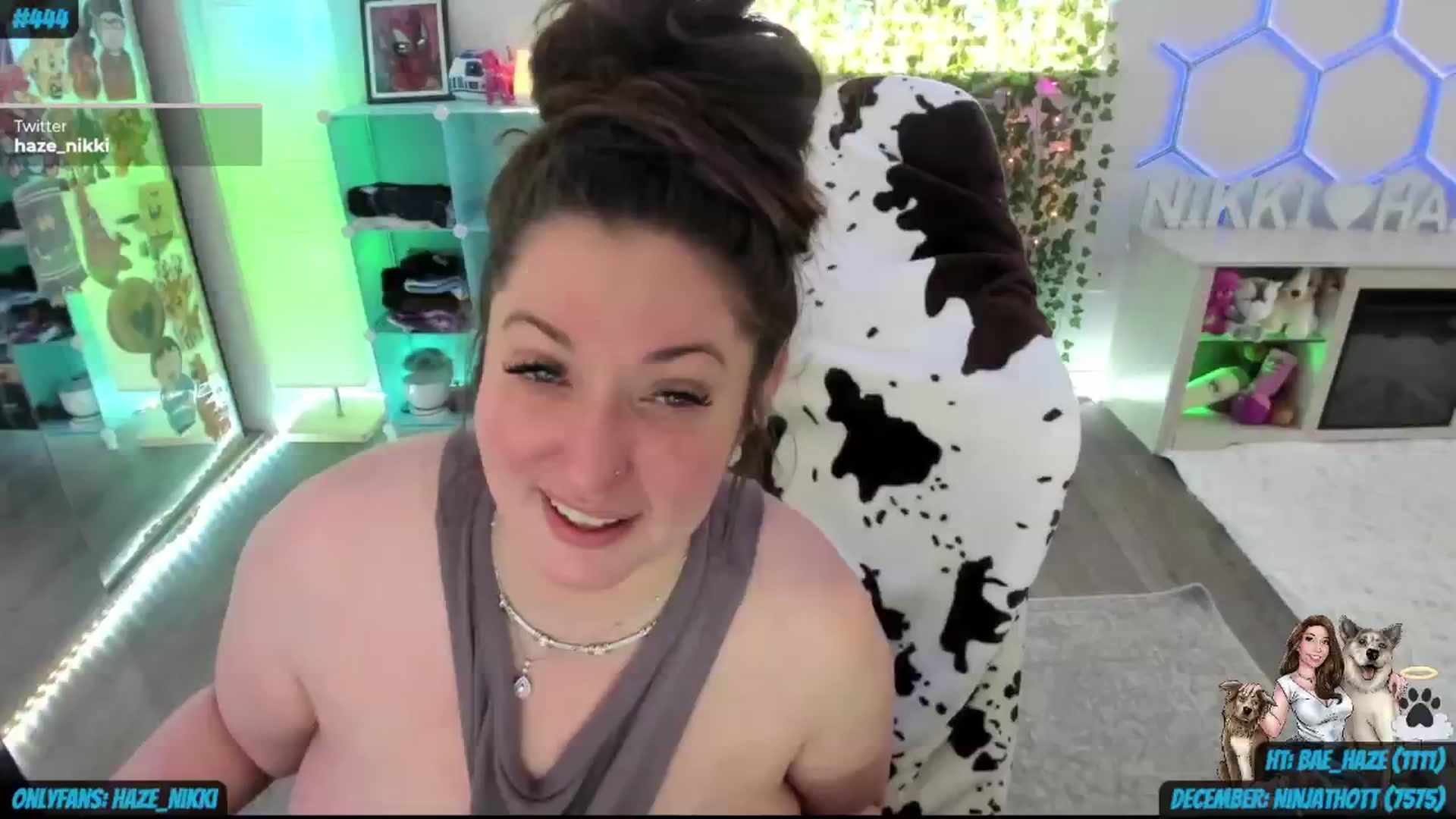 Gallery image thumbnail from MyFreeThott's myfreecams stream on, 12/31/2024, 18:19 image 17 of 20