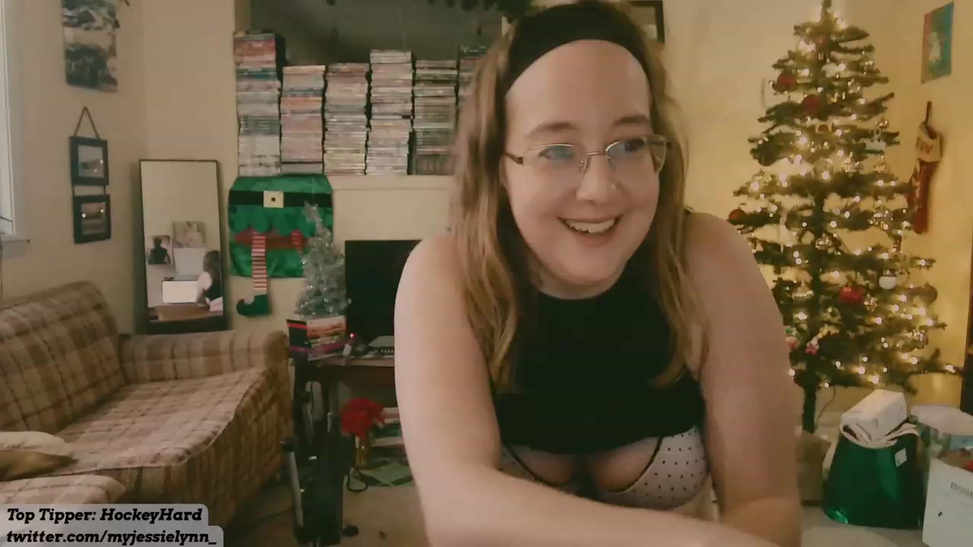 Gallery image thumbnail from MyJessieLynn's myfreecams stream on, 01/01/2023, 21:46 image 4 of 20