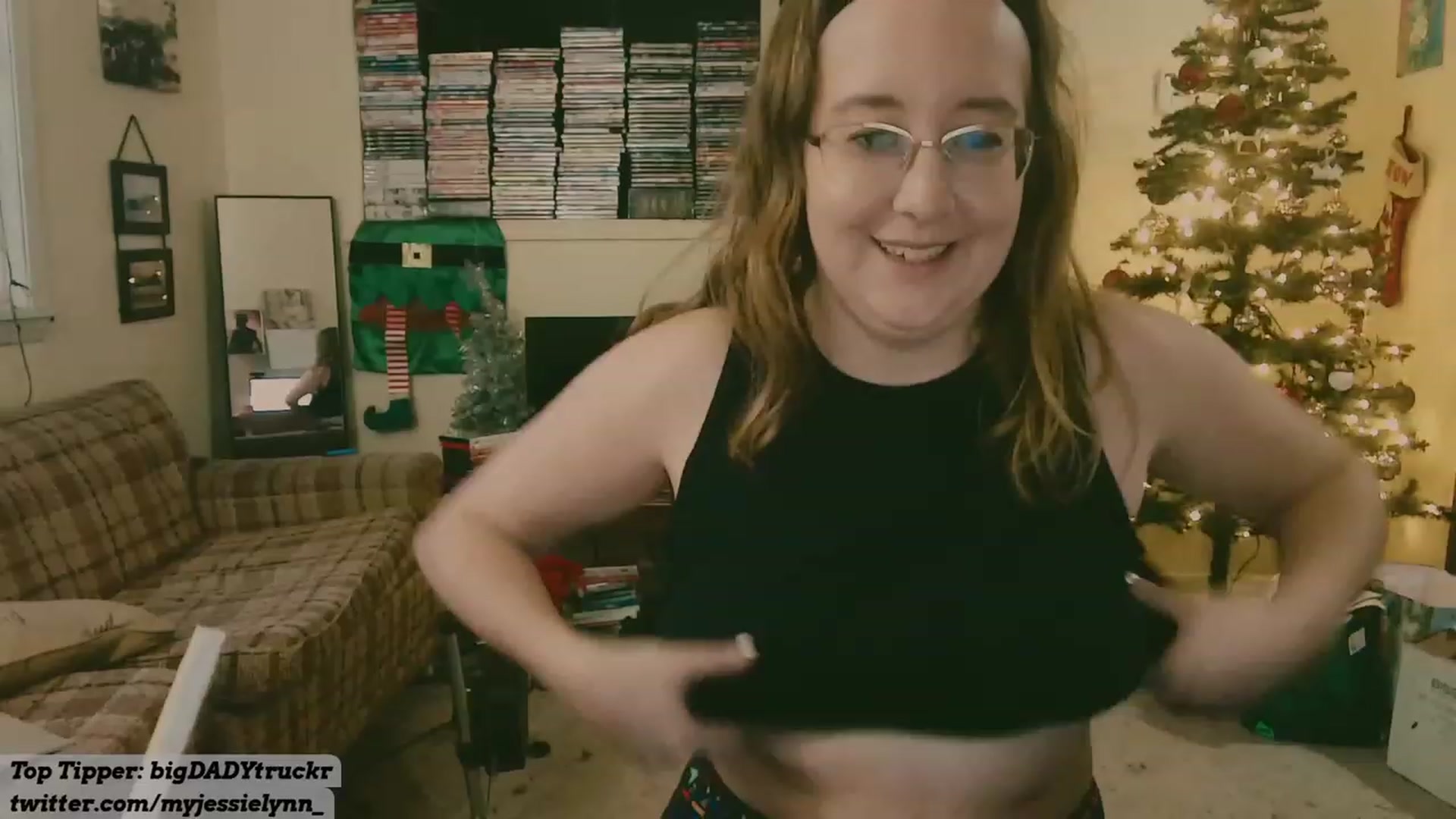 Gallery image thumbnail from MyJessieLynn's myfreecams stream on, 01/01/2023, 21:46 image 12 of 20