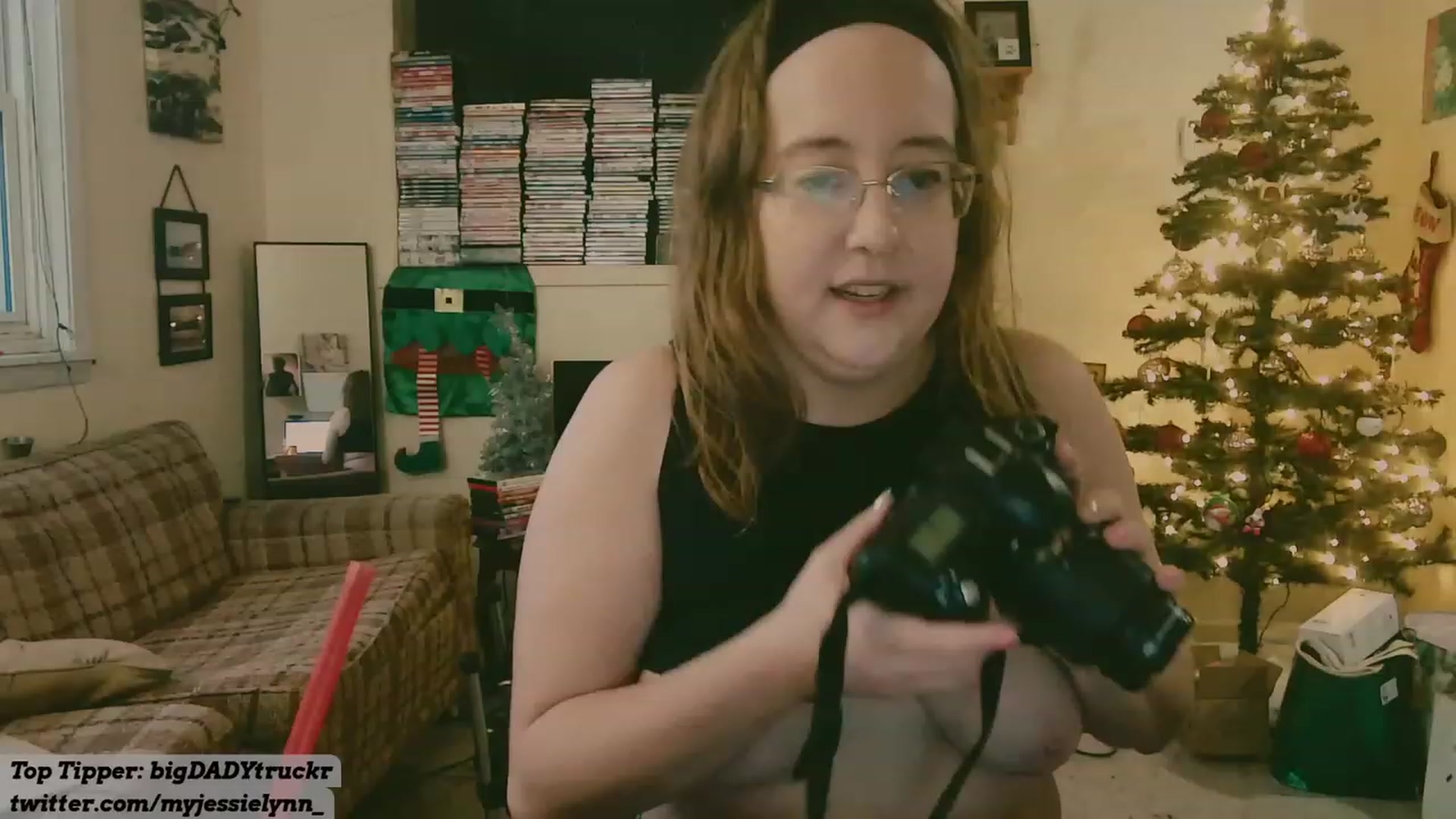 Gallery image thumbnail from MyJessieLynn's myfreecams stream on, 01/01/2023, 21:46 image 6 of 20