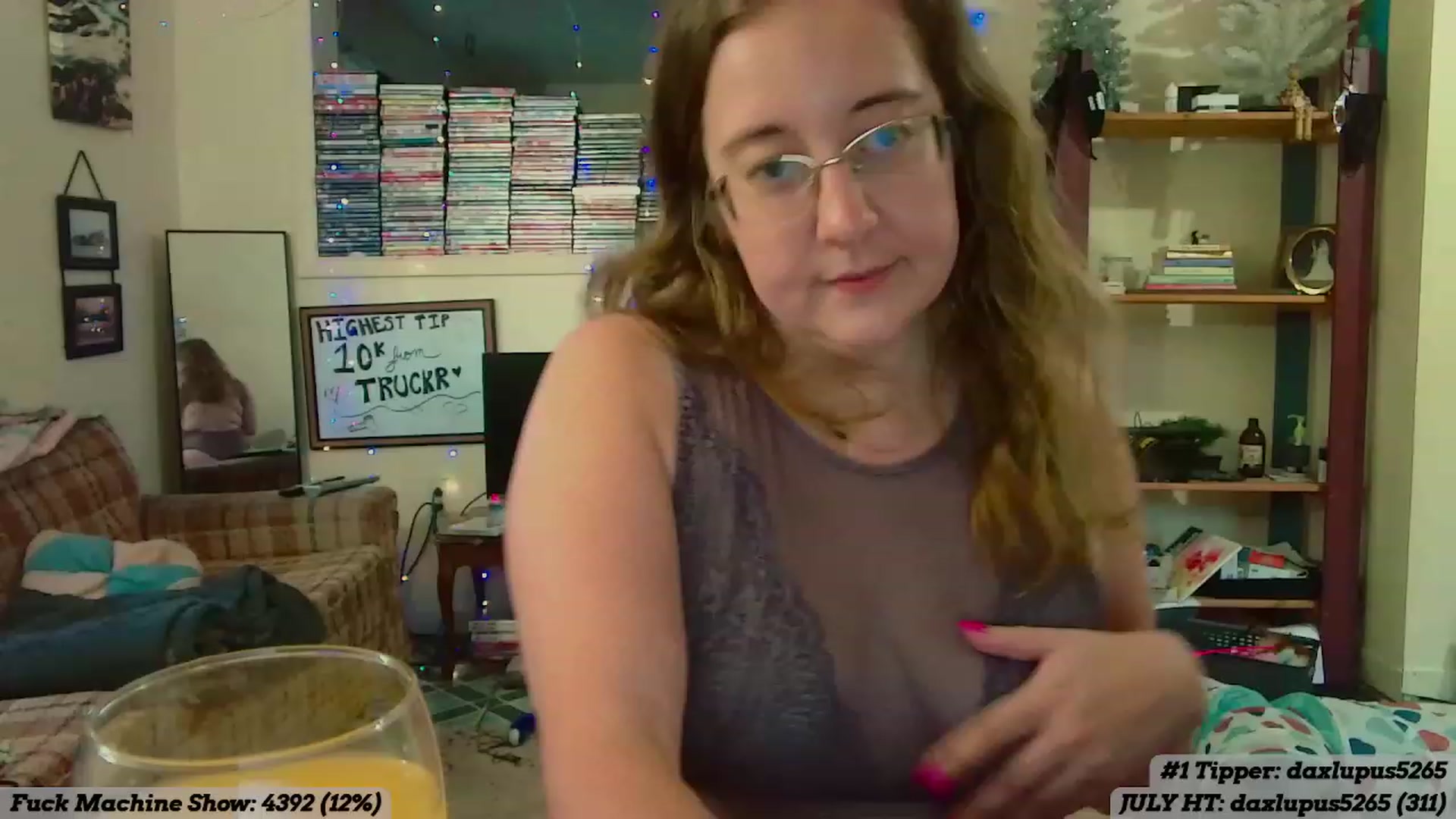 Gallery image thumbnail from MyJessieLynn's myfreecams stream on, 07/06/2023, 24:36 image 14 of 20