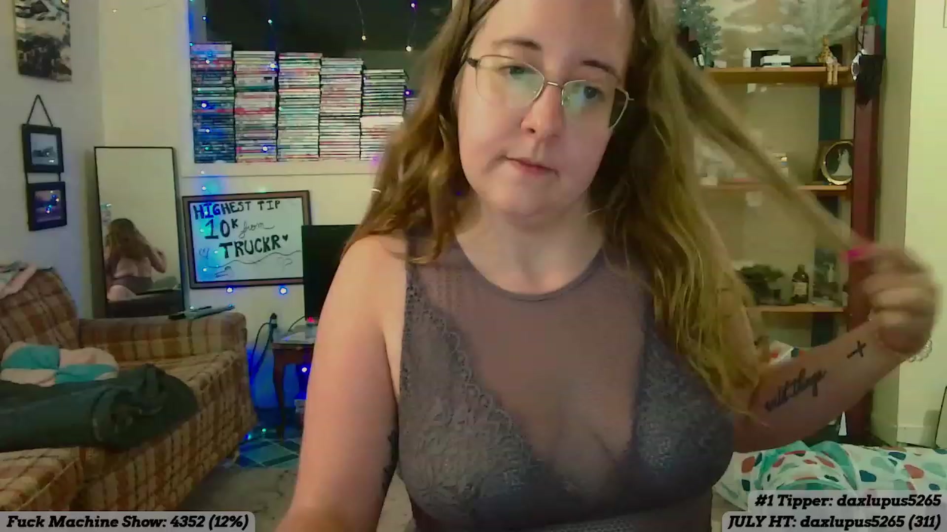 Gallery image thumbnail from MyJessieLynn's myfreecams stream on, 07/06/2023, 24:36 image 17 of 20