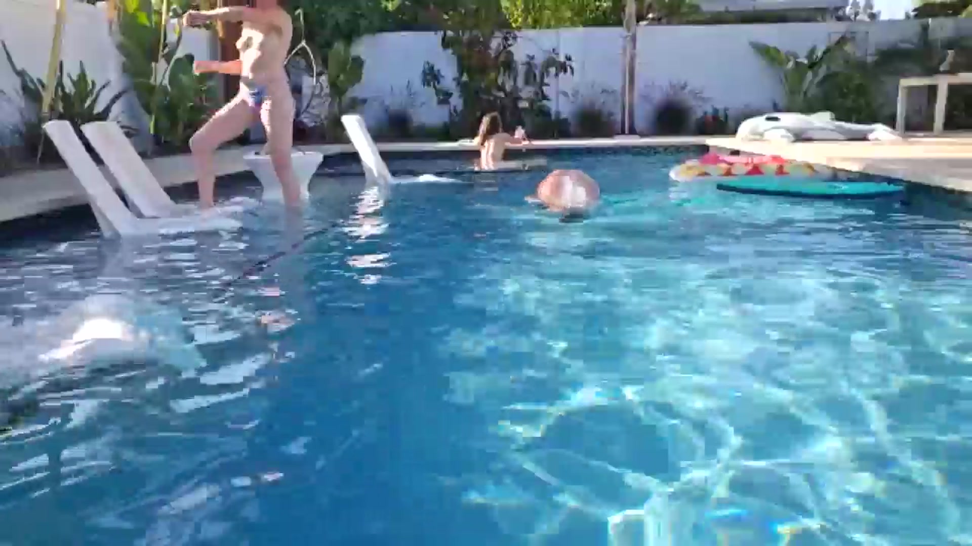 Gallery image thumbnail from MyMaryAngel's myfreecams stream on, 06/20/2025, 01:08 image 17 of 20