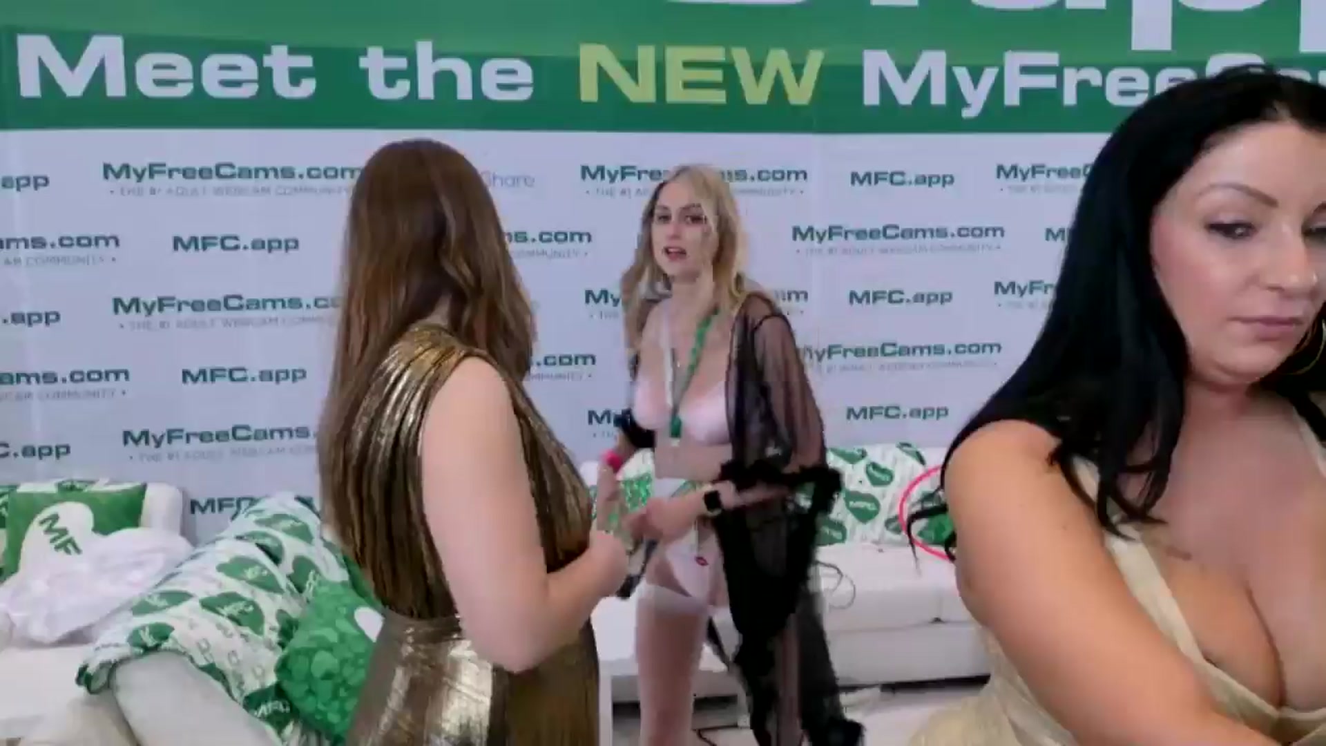 Gallery image thumbnail from MyMaryAngel's myfreecams stream on, 01/23/2026, 24:00 image 12 of 20