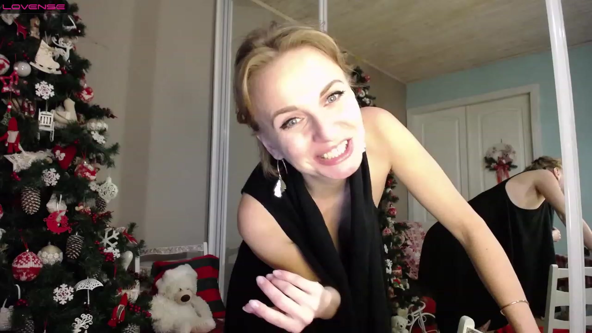 Gallery image thumbnail from MyPlayfullady's myfreecams stream on, 12/11/2022, 15:18 image 12 of 20