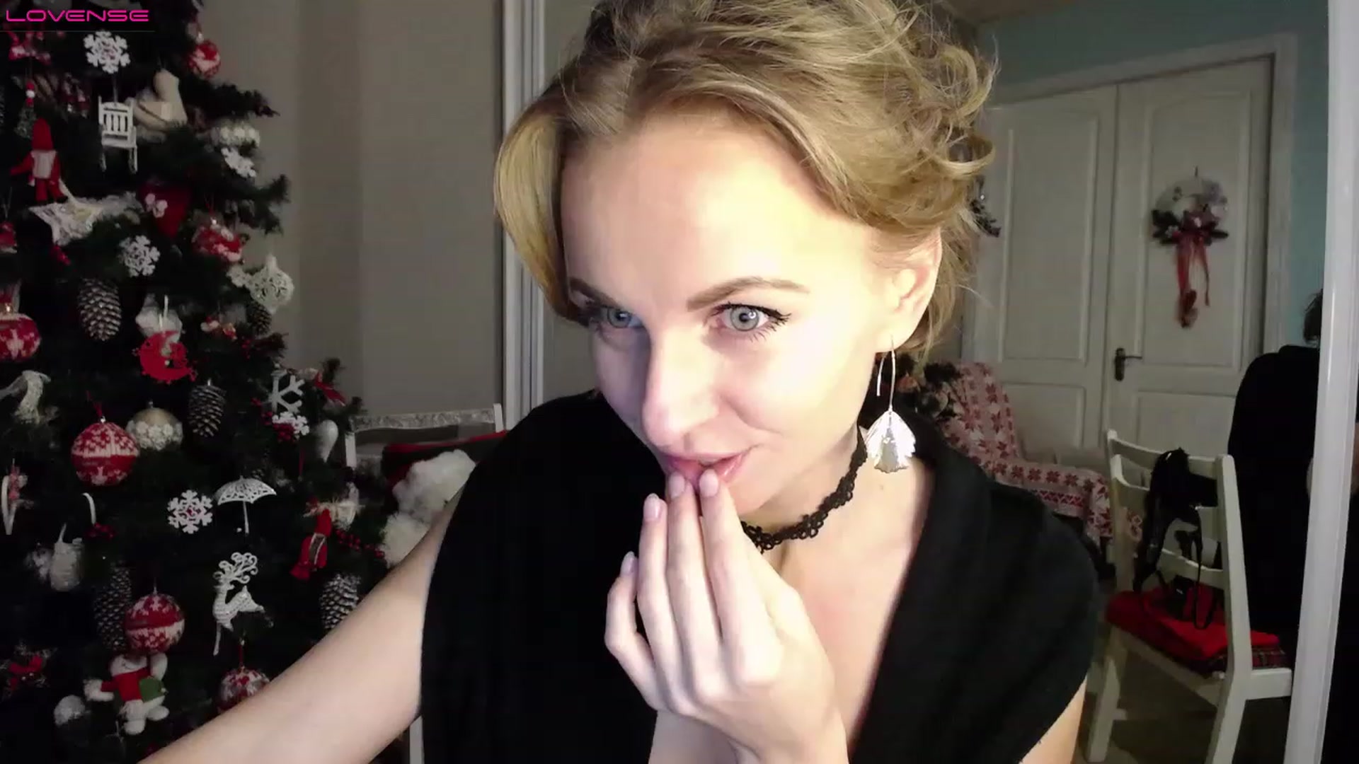Gallery image thumbnail from MyPlayfullady's myfreecams stream on, 12/11/2022, 17:18 image 6 of 20