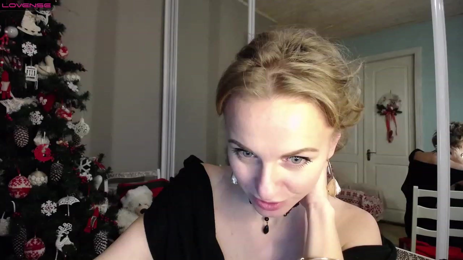 Gallery image thumbnail from MyPlayfullady's myfreecams stream on, 12/11/2022, 17:18 image 15 of 20