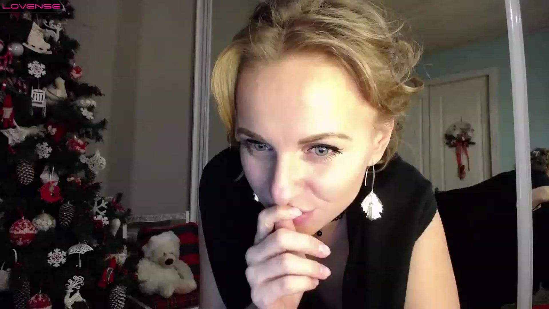 Gallery image thumbnail from MyPlayfullady's myfreecams stream on, 12/11/2022, 17:18 image 7 of 20