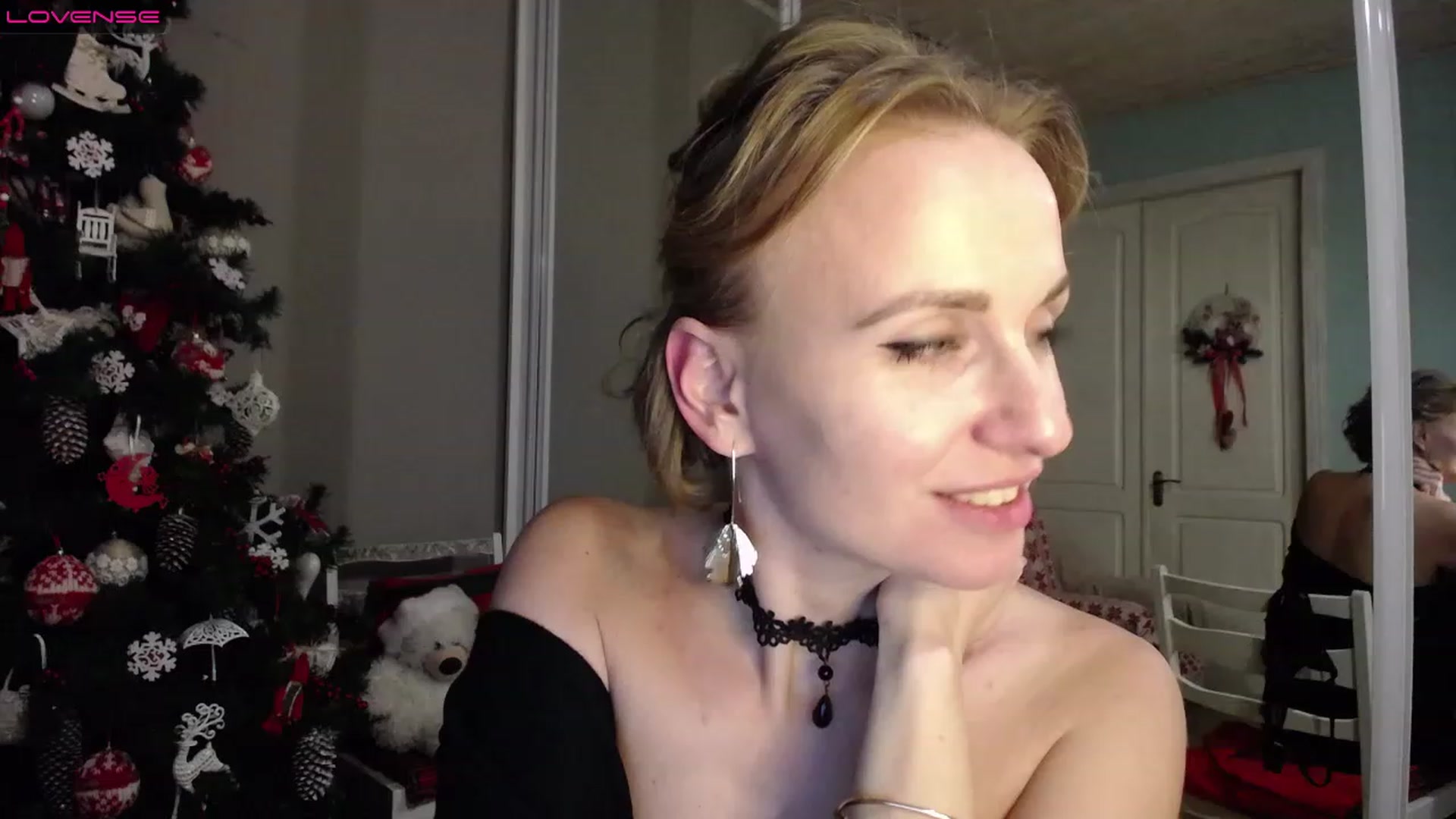 Gallery image thumbnail from MyPlayfullady's myfreecams stream on, 12/11/2022, 17:18 image 10 of 20