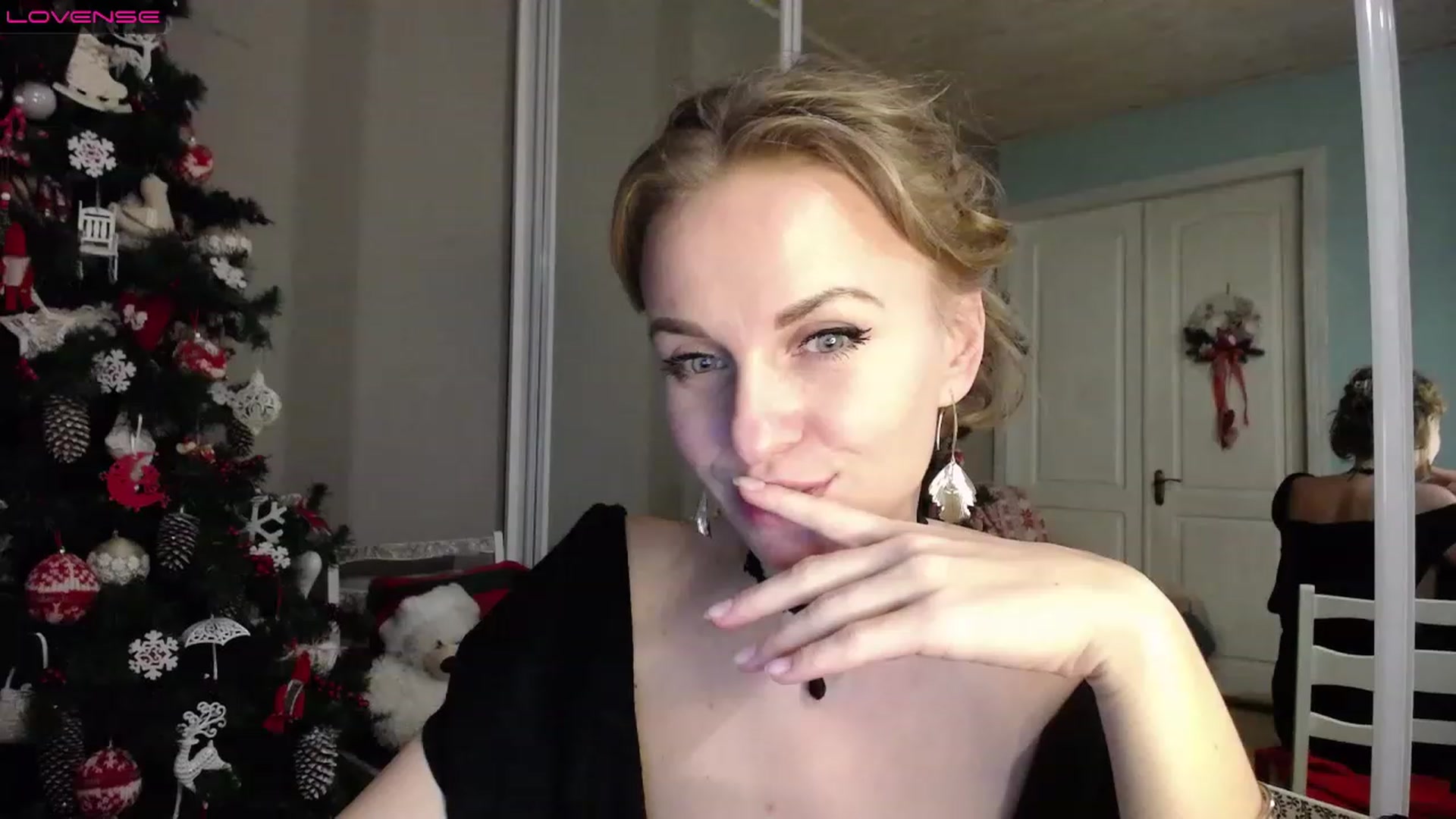 Gallery image thumbnail from MyPlayfullady's myfreecams stream on, 12/11/2022, 17:18 image 14 of 20