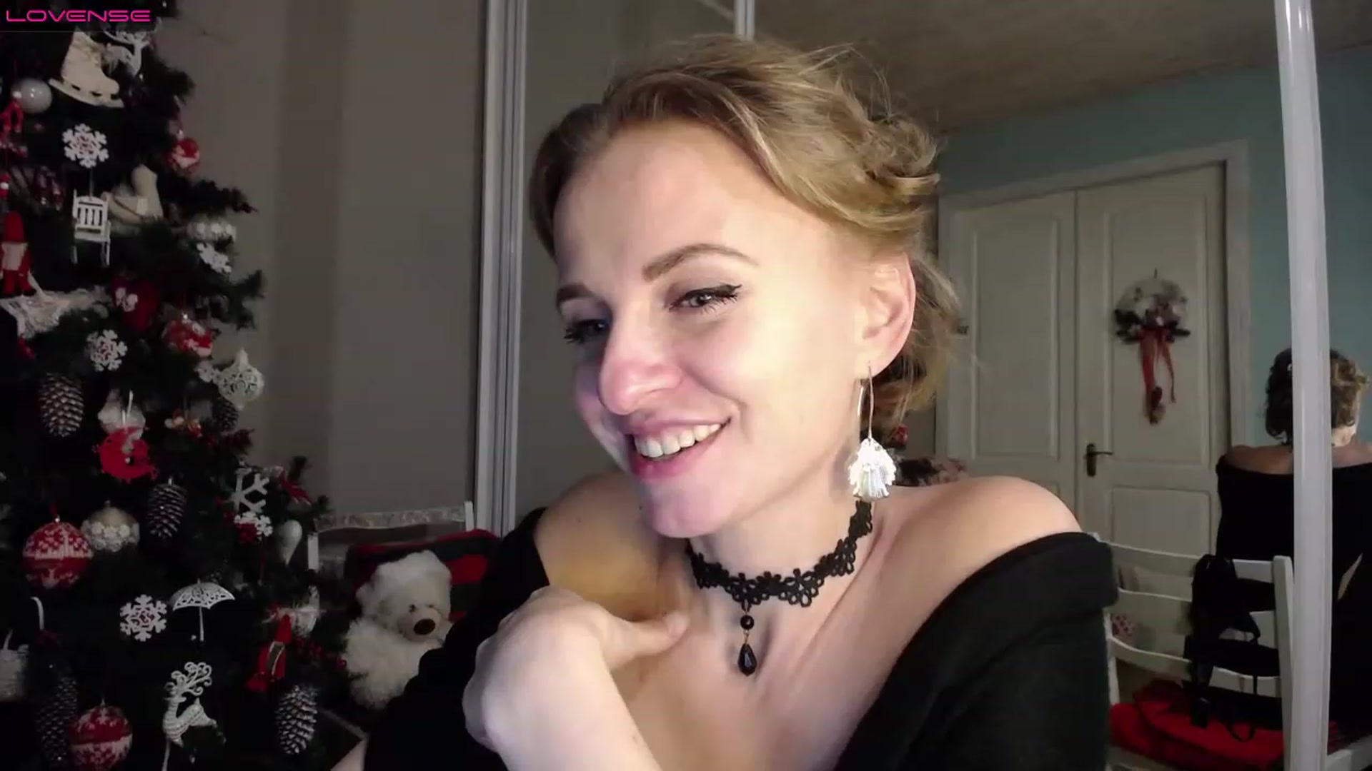 Gallery image thumbnail from MyPlayfullady's myfreecams stream on, 12/11/2022, 17:18 image 11 of 20