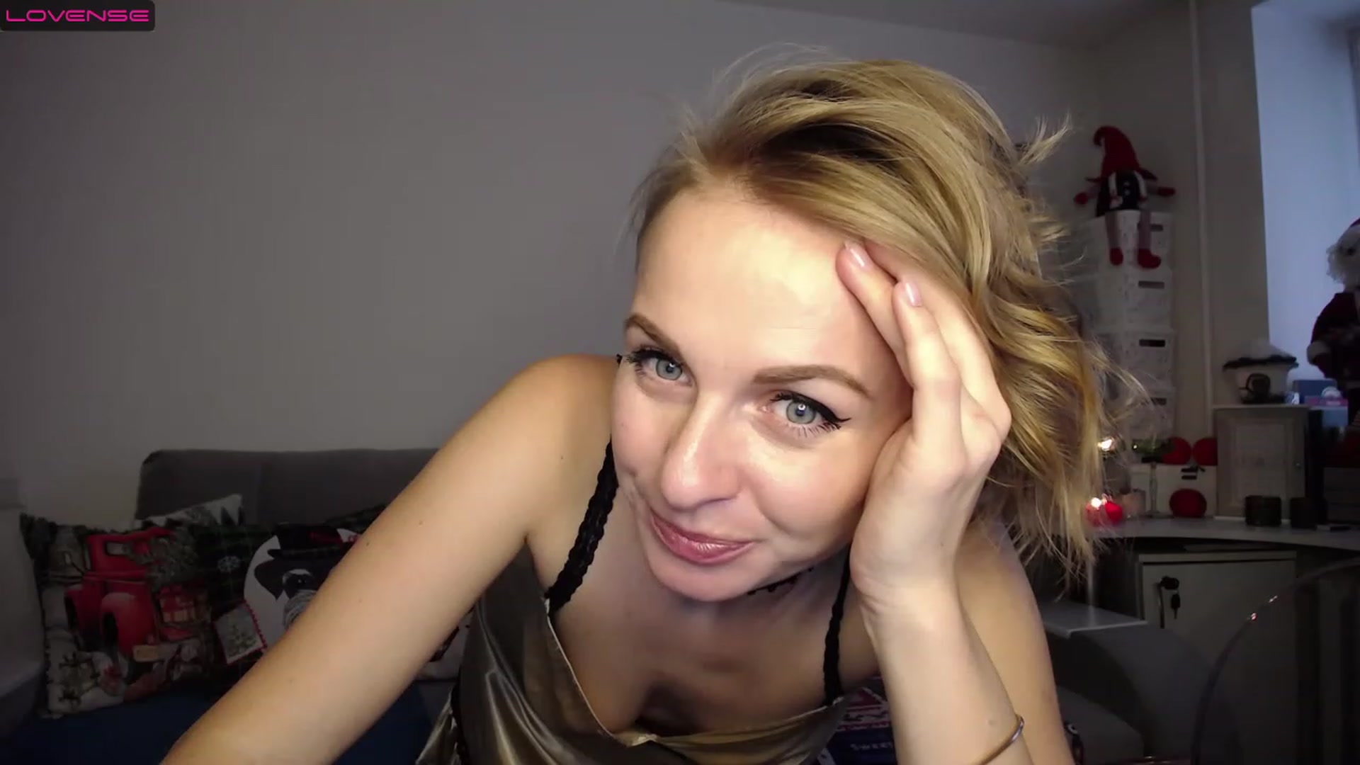 Gallery image thumbnail from MyPlayfullady's myfreecams stream on, 12/12/2022, 11:40 image 16 of 20