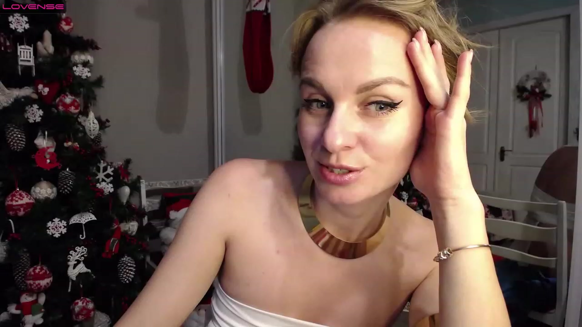 Gallery image thumbnail from MyPlayfullady's myfreecams stream on, 12/18/2022, 18:05 image 6 of 20
