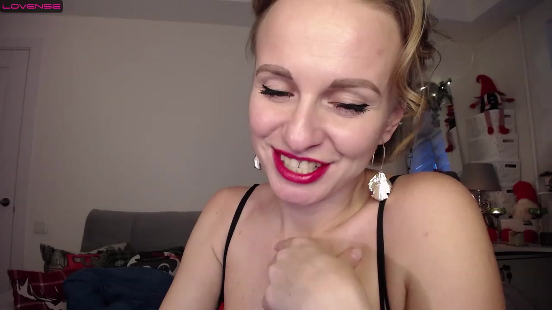 Gallery image thumbnail from MyPlayfullady's myfreecams stream on, 12/25/2022, 13:36 image 10 of 20