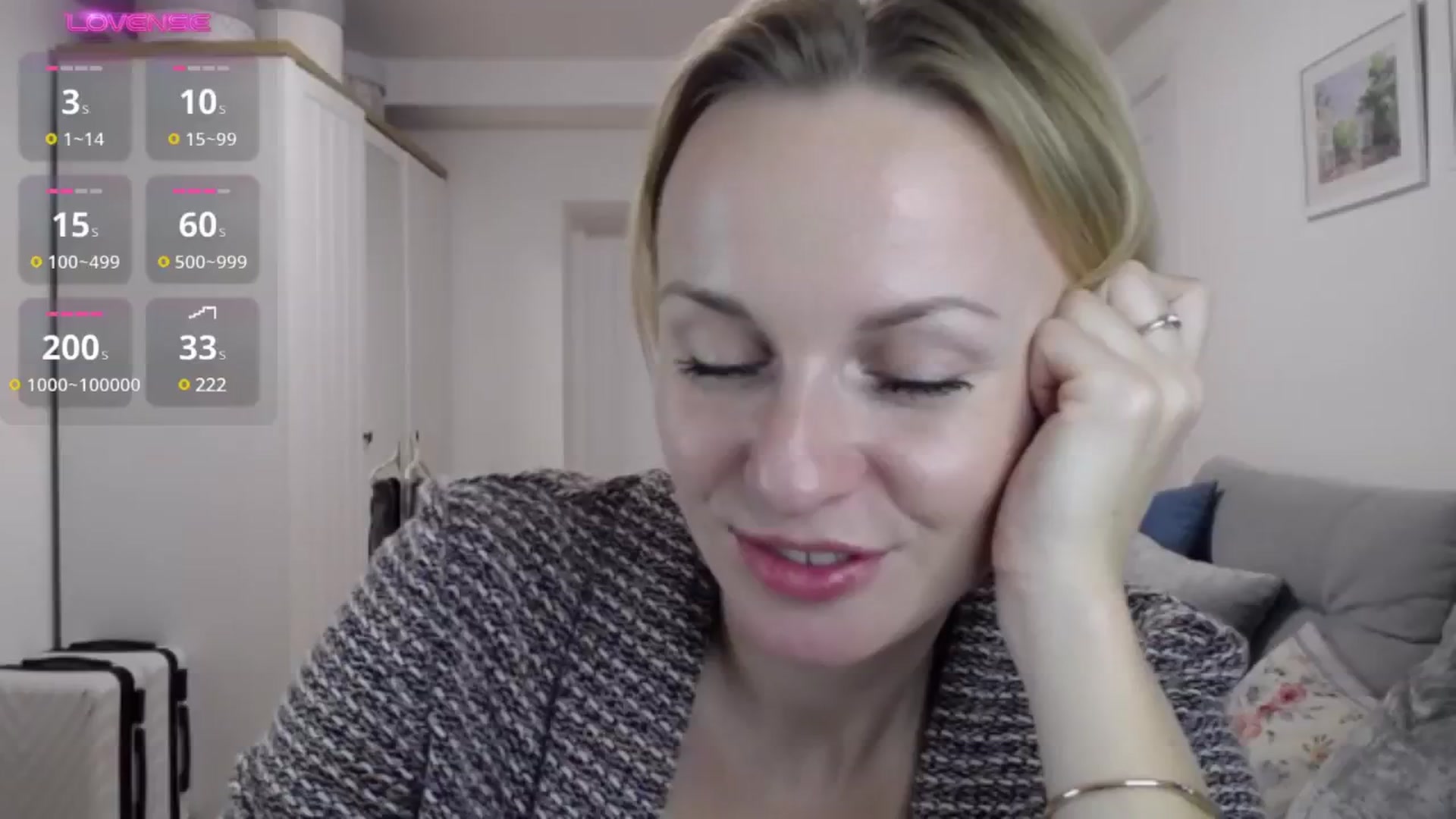 Gallery image thumbnail from MyPlayfullady's myfreecams stream on, 11/15/2024, 20:19 image 8 of 20