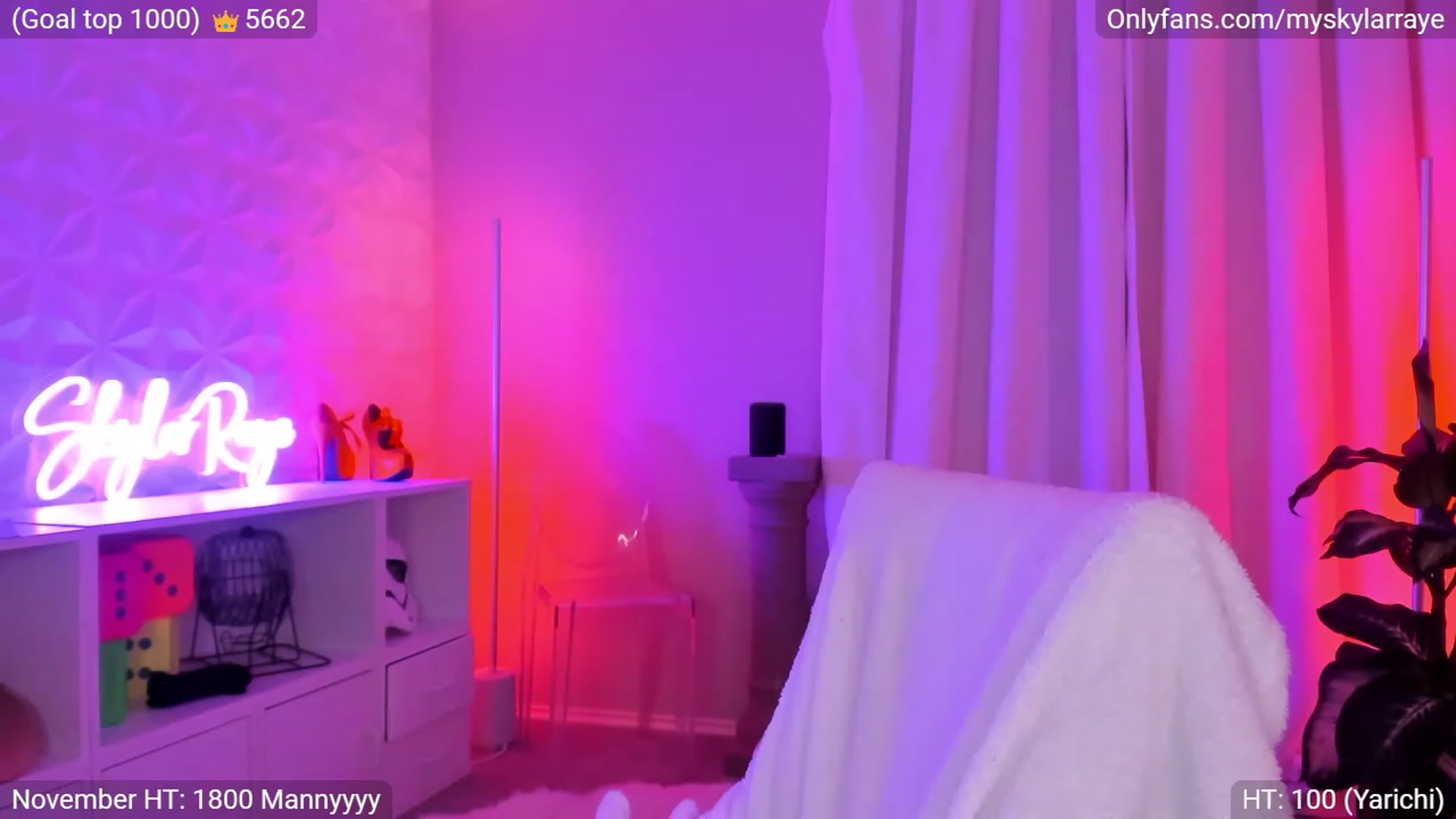 Gallery image thumbnail from MySkylarRaye's myfreecams stream on, 11/24/2022, 05:14 image 9 of 20