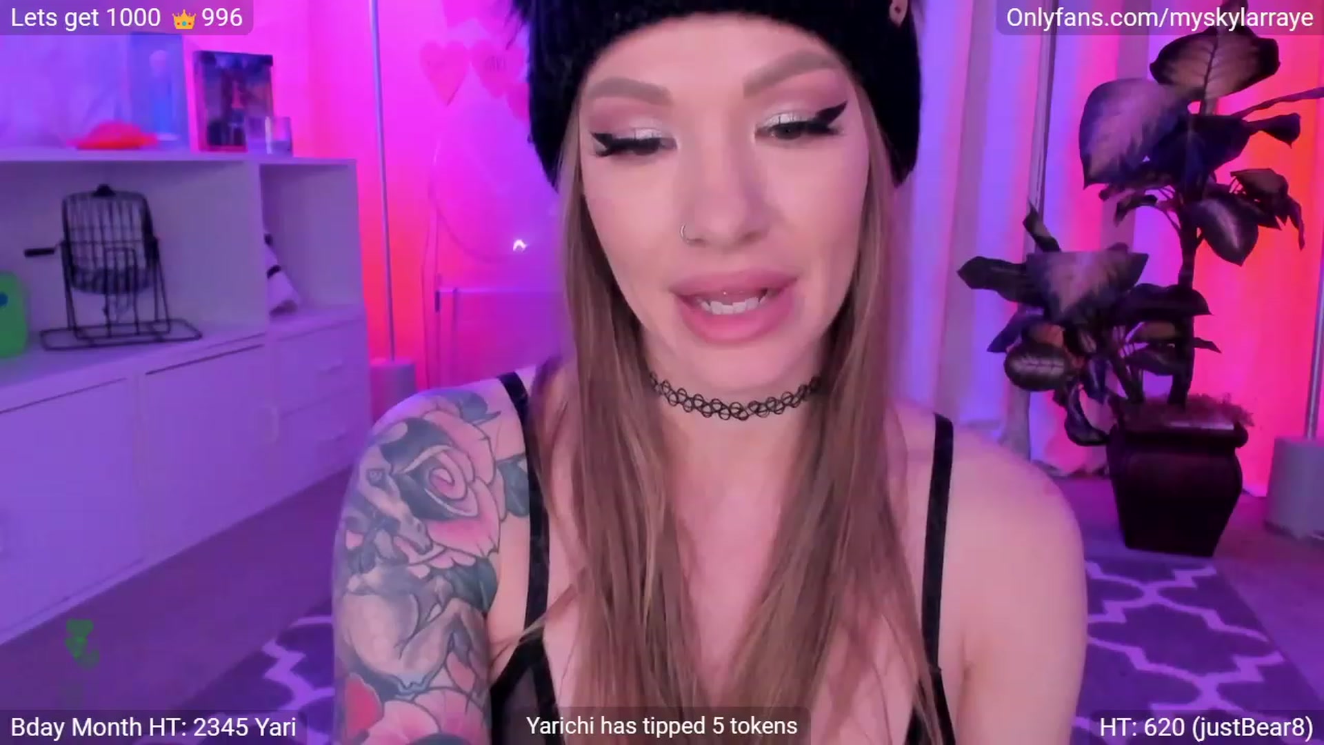 Gallery image thumbnail from MySkylarRaye's myfreecams stream on, 02/27/2023, 06:41 image 4 of 20
