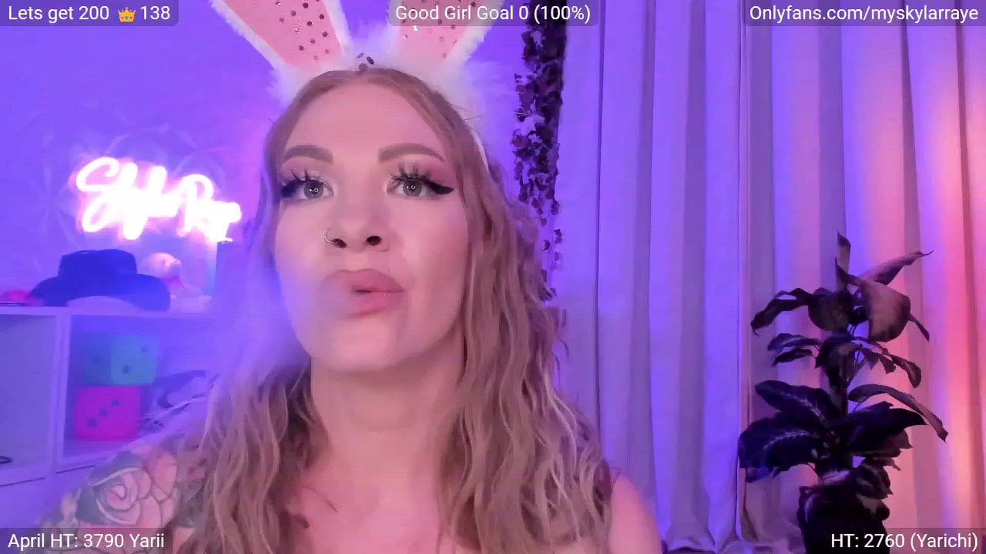 Gallery image thumbnail from MySkylarRaye's myfreecams stream on, 04/08/2023, 05:27 image 12 of 20