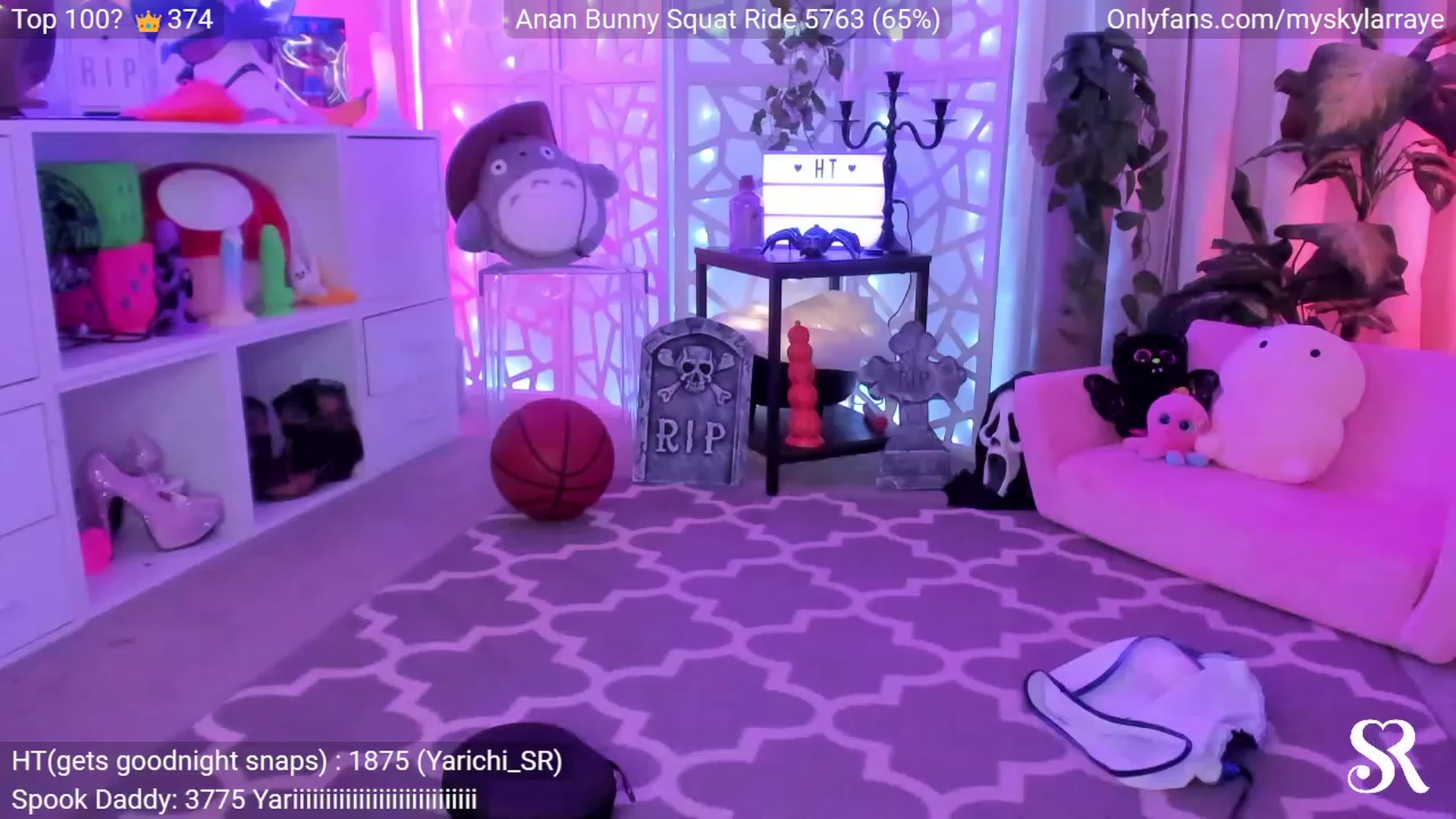 Gallery image thumbnail from MySkylarRaye's myfreecams stream on, 10/17/2023, 04:43 image 15 of 20