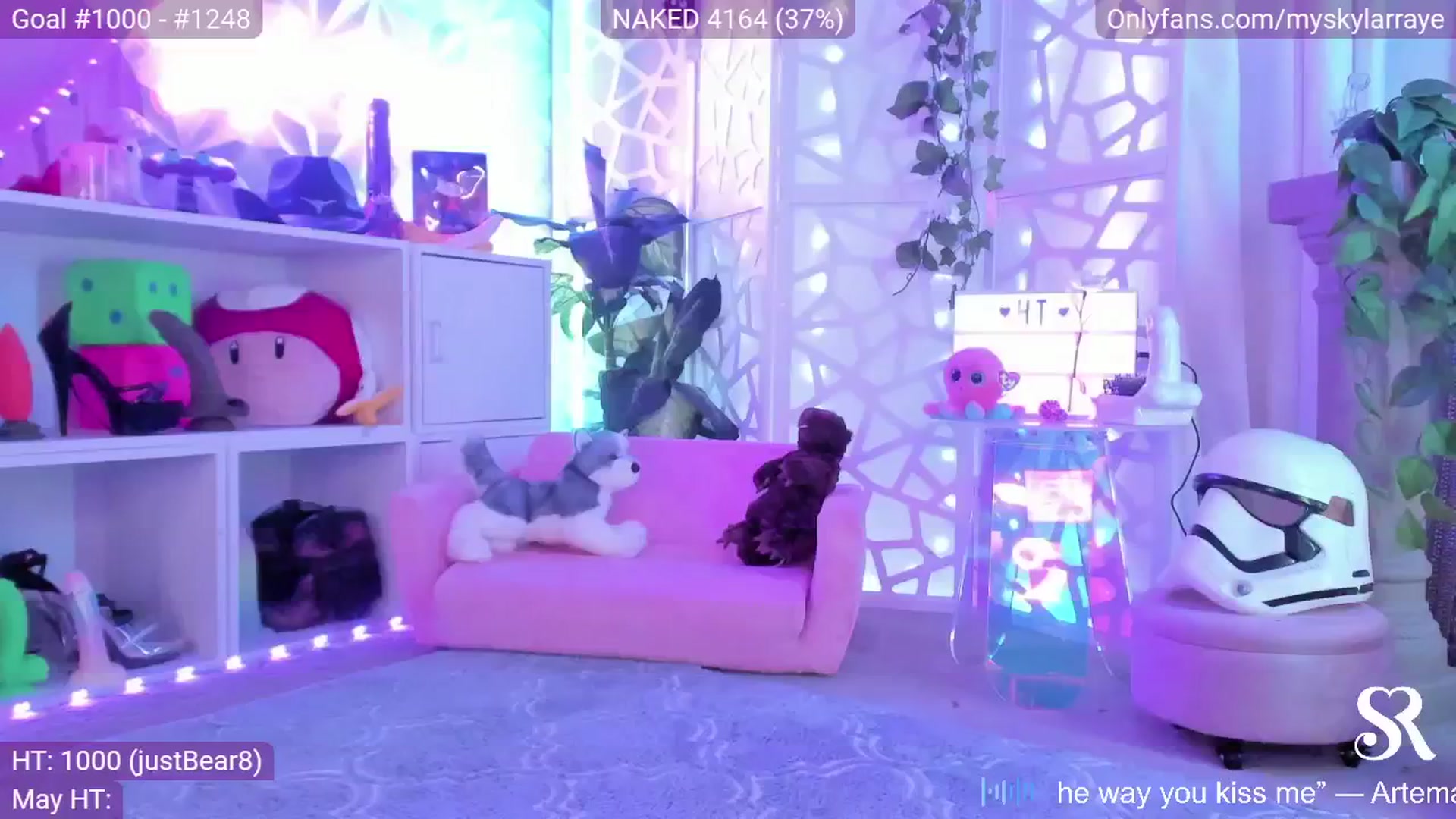 Gallery image thumbnail from MySkylarRaye's myfreecams stream on, 05/14/2024, 03:07 image 12 of 20