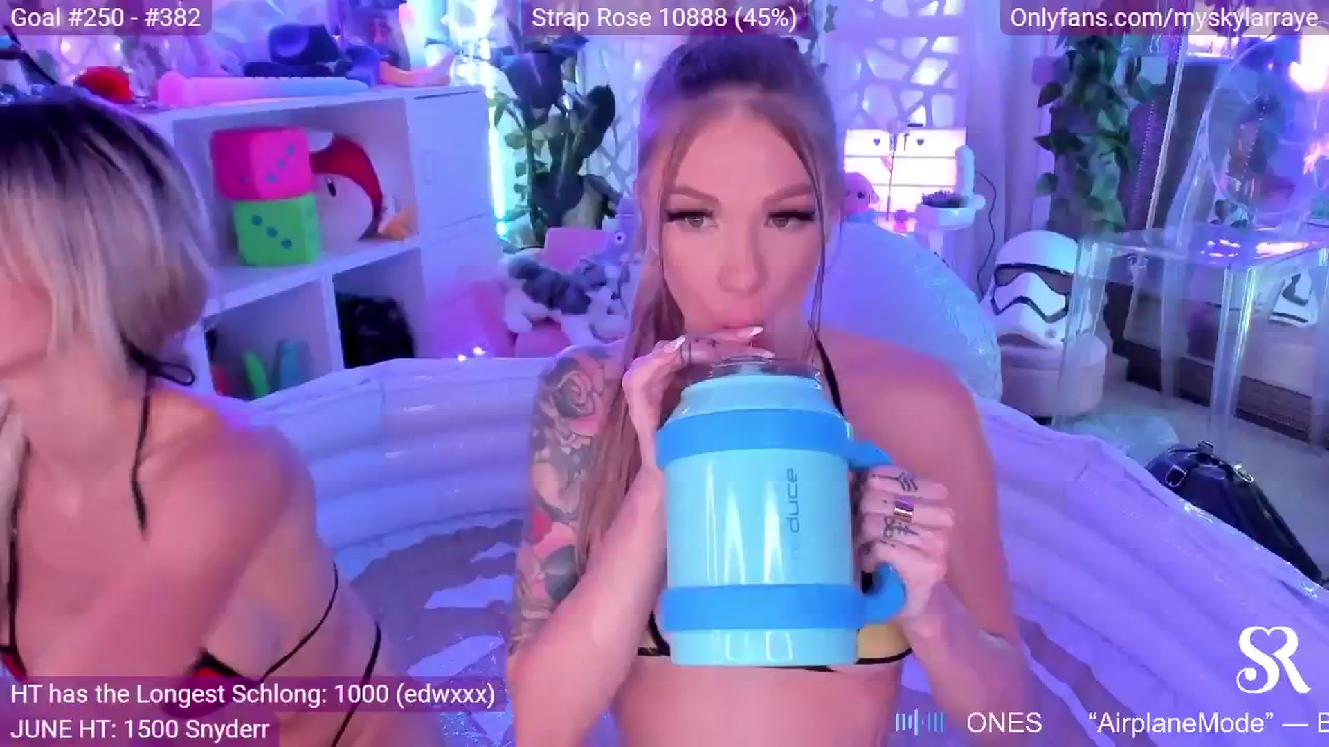 Gallery image thumbnail from MySkylarRaye's myfreecams stream on, 06/16/2024, 07:47 image 20 of 20