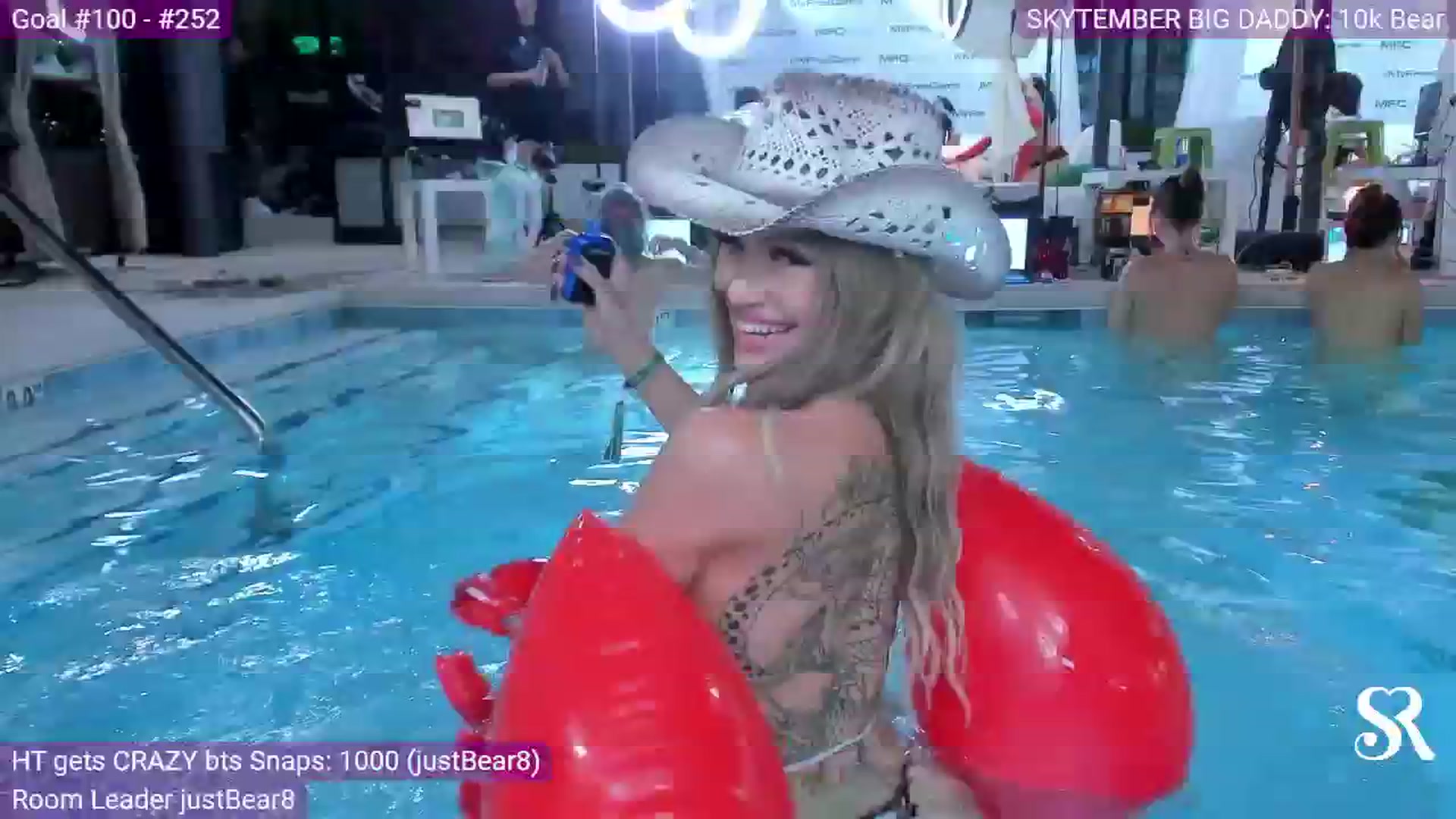 Gallery image thumbnail from MySkylarRaye's myfreecams stream on, 09/25/2024, 06:24 image 17 of 20