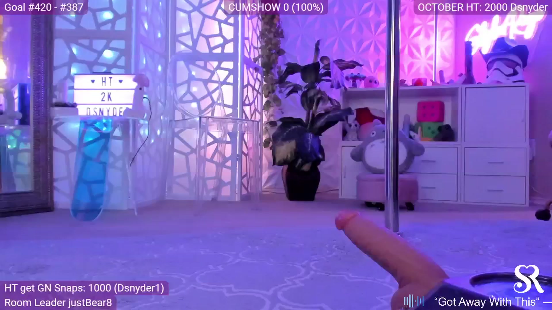 Gallery image thumbnail from MySkylarRaye's myfreecams stream on, 10/18/2024, 04:34 image 18 of 20