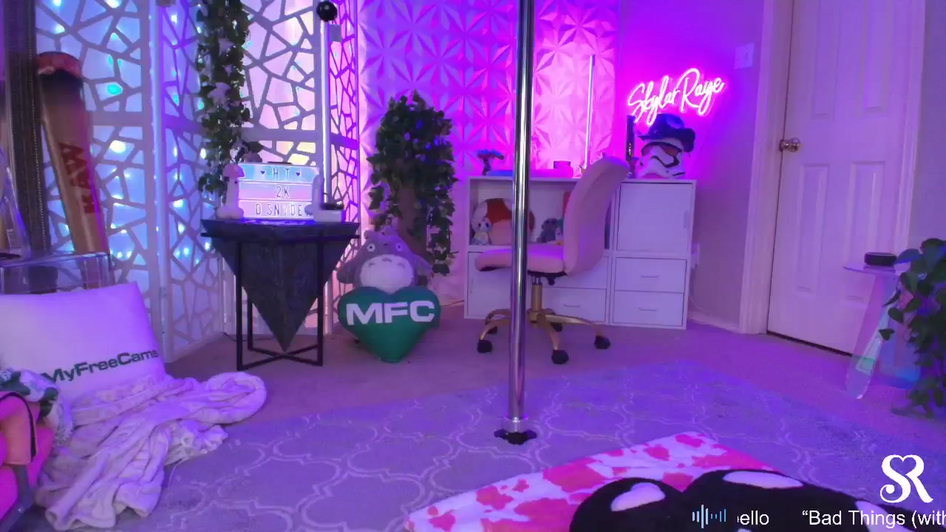 Gallery image thumbnail from MySkylarRaye's myfreecams stream on, 01/04/2025, 05:43 image 5 of 20