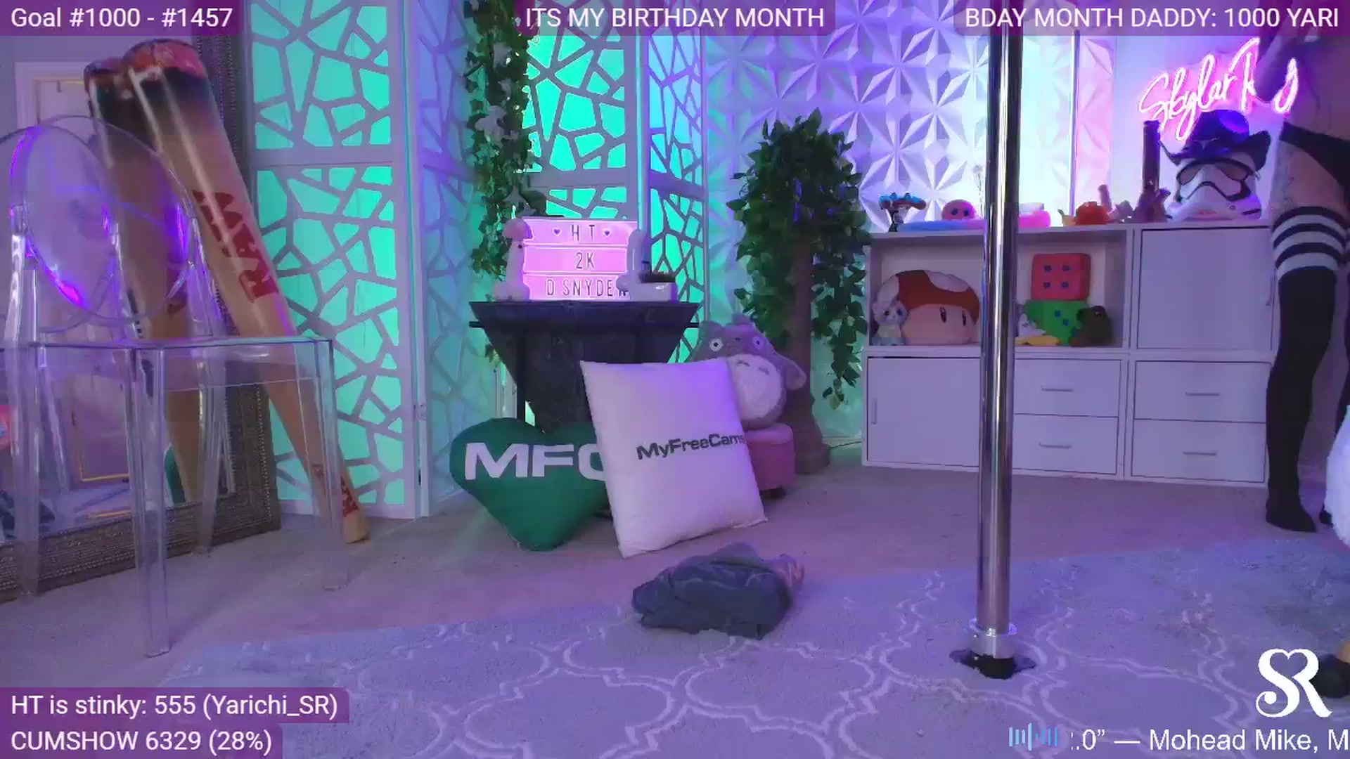Gallery image thumbnail from MySkylarRaye's myfreecams stream on, 02/19/2025, 03:18 image 6 of 20