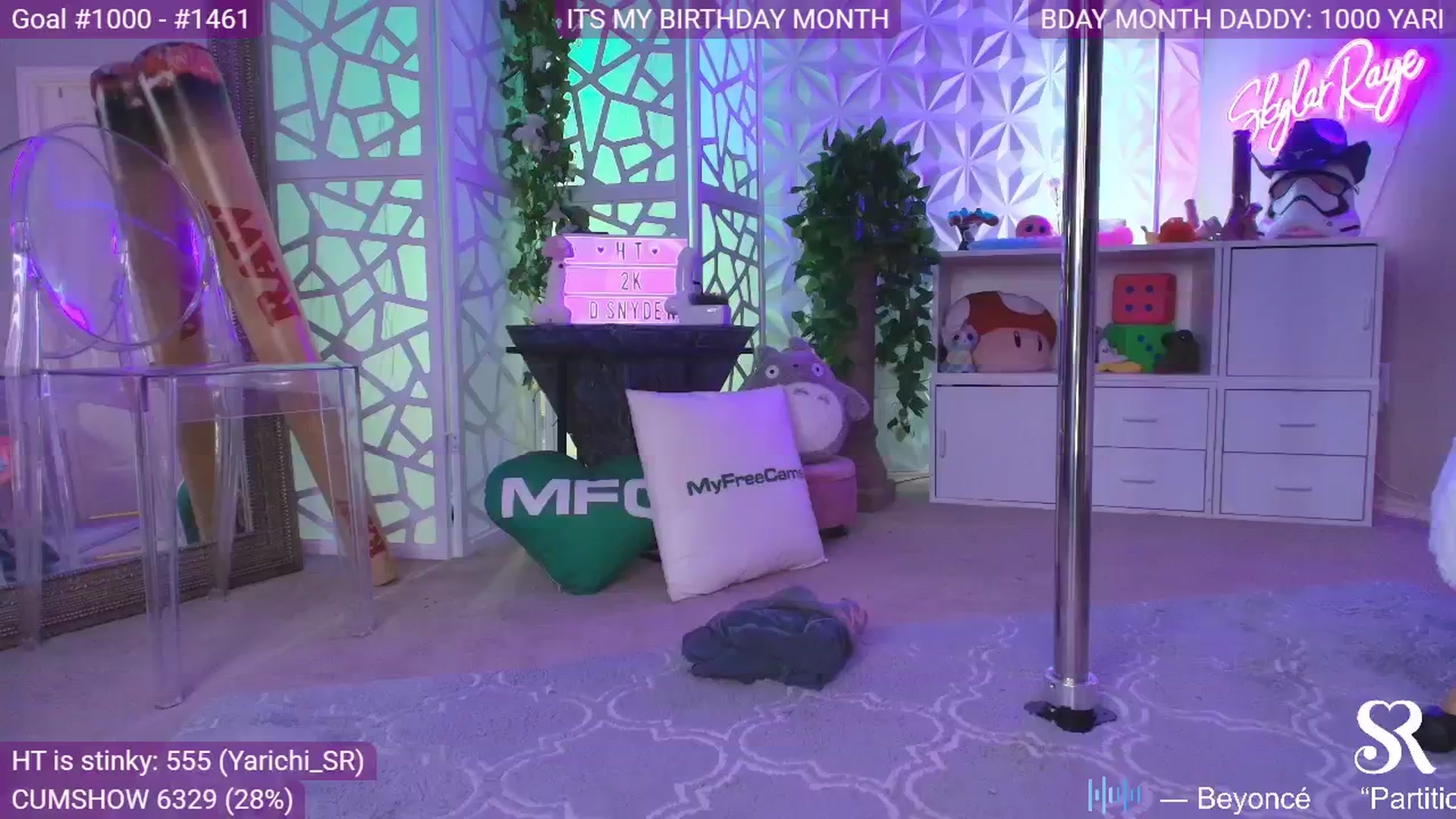 Gallery image thumbnail from MySkylarRaye's myfreecams stream on, 02/19/2025, 03:18 image 2 of 20