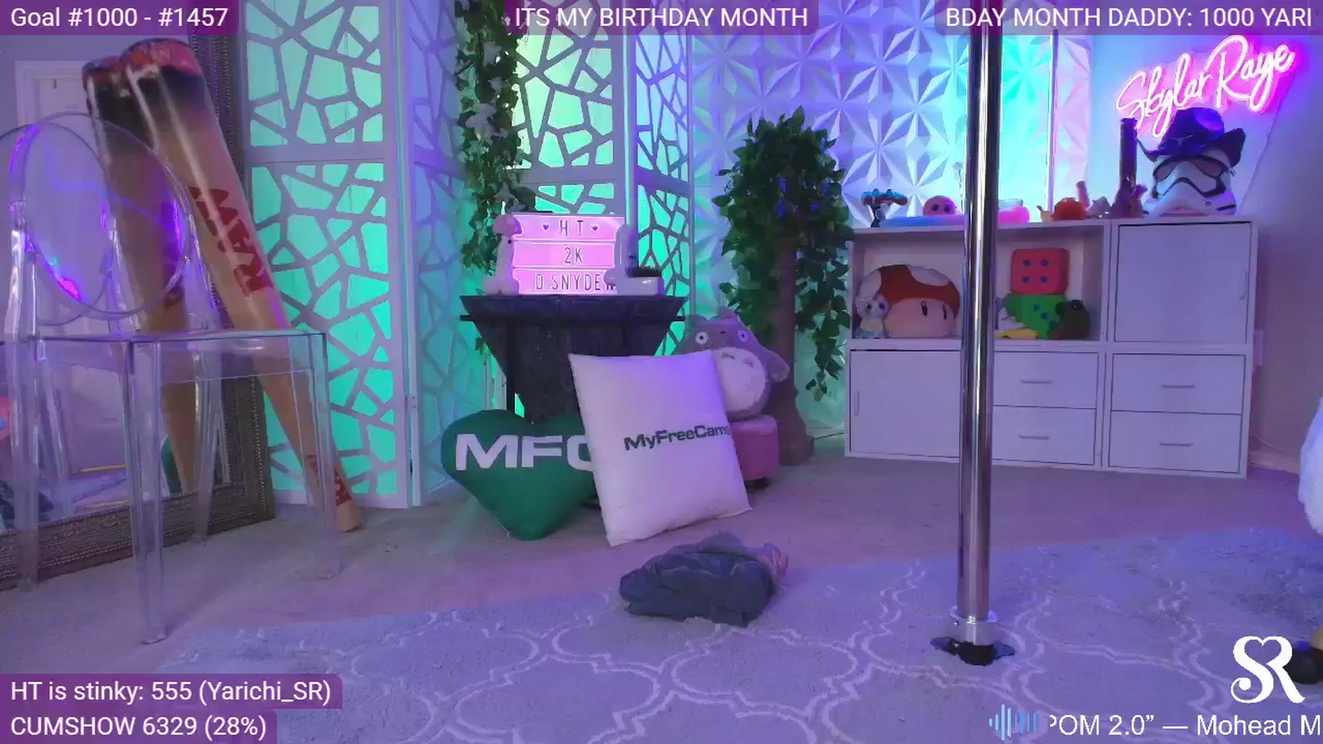Gallery image thumbnail from MySkylarRaye's myfreecams stream on, 02/19/2025, 03:18 image 5 of 20