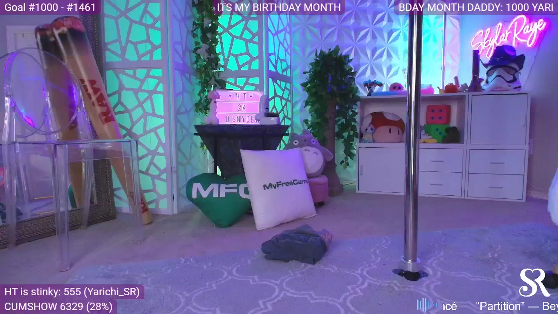 Gallery image thumbnail from MySkylarRaye's myfreecams stream on, 02/19/2025, 03:18 image 1 of 20