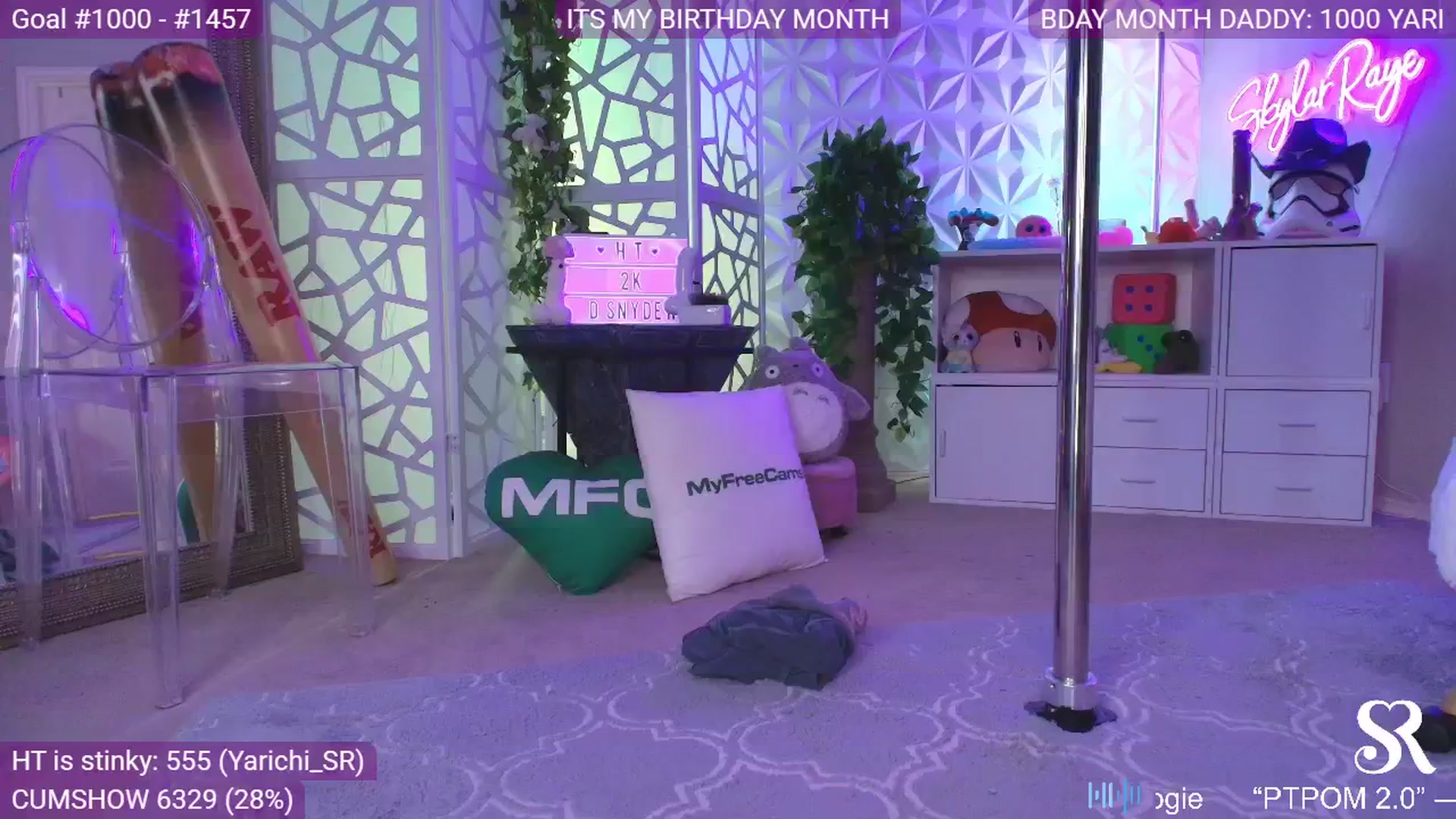 Gallery image thumbnail from MySkylarRaye's myfreecams stream on, 02/19/2025, 03:18 image 3 of 20