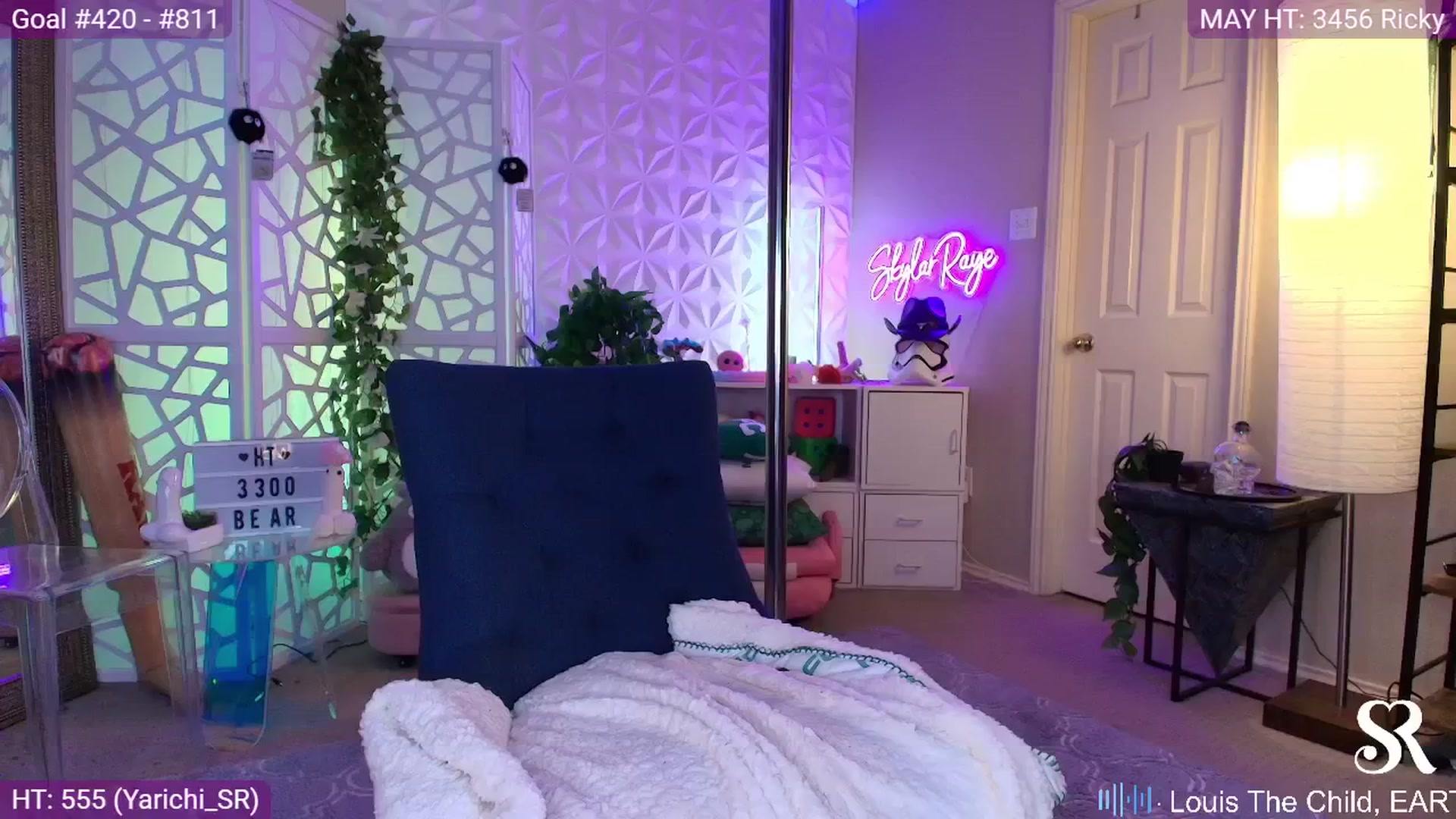 Gallery image thumbnail from MySkylarRaye's myfreecams stream on, 05/13/2025, 04:59 image 15 of 20