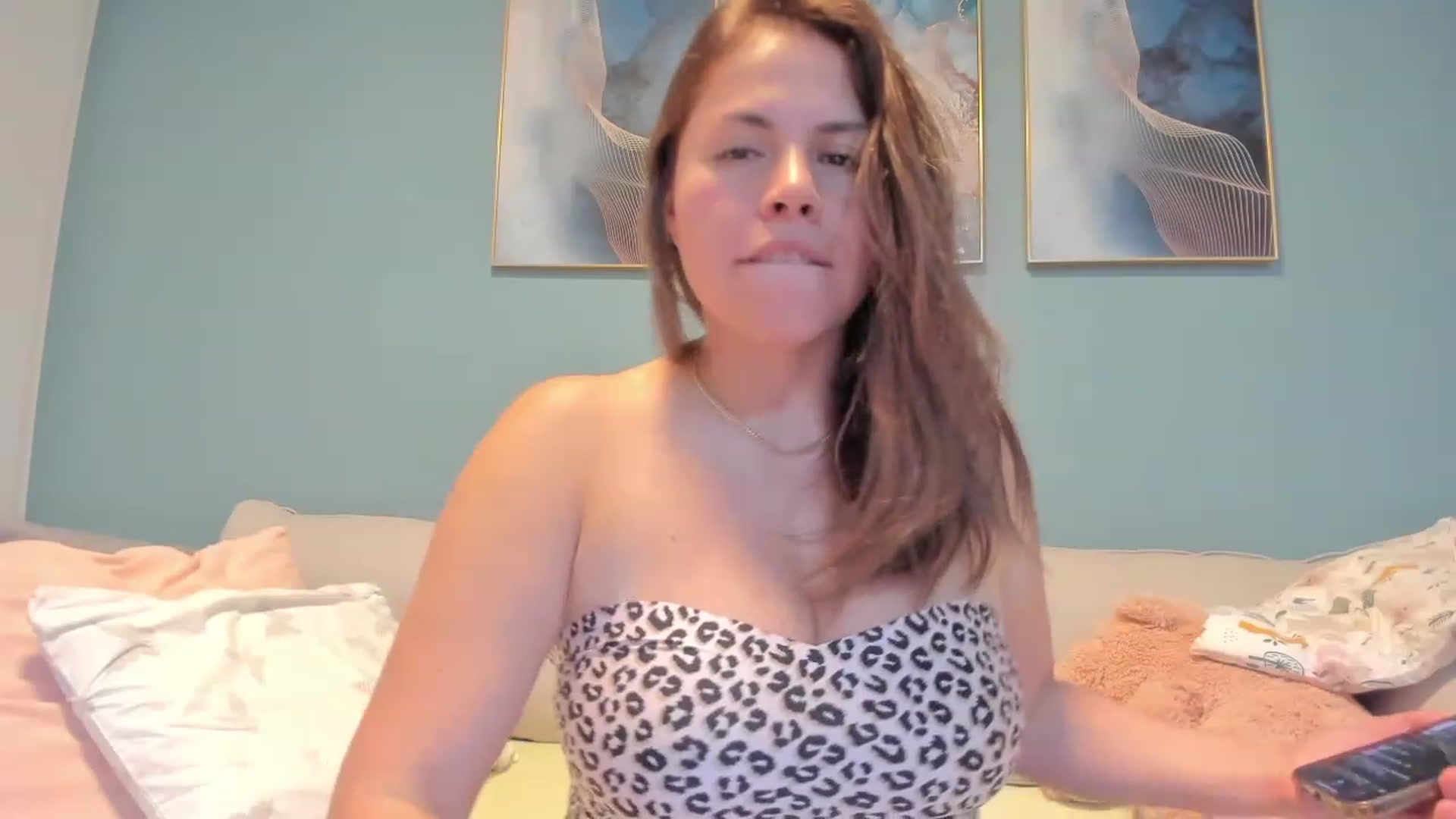 Gallery image thumbnail from MySoFtyGuNS's myfreecams stream on, 04/17/2023, 21:38 image 16 of 20