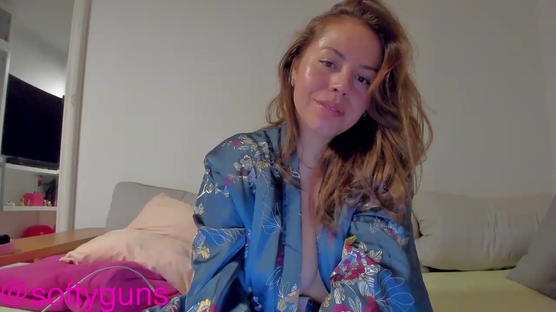 Gallery image thumbnail from MySoFtyGuNS's myfreecams stream on, 05/15/2023, 03:09 image 10 of 20
