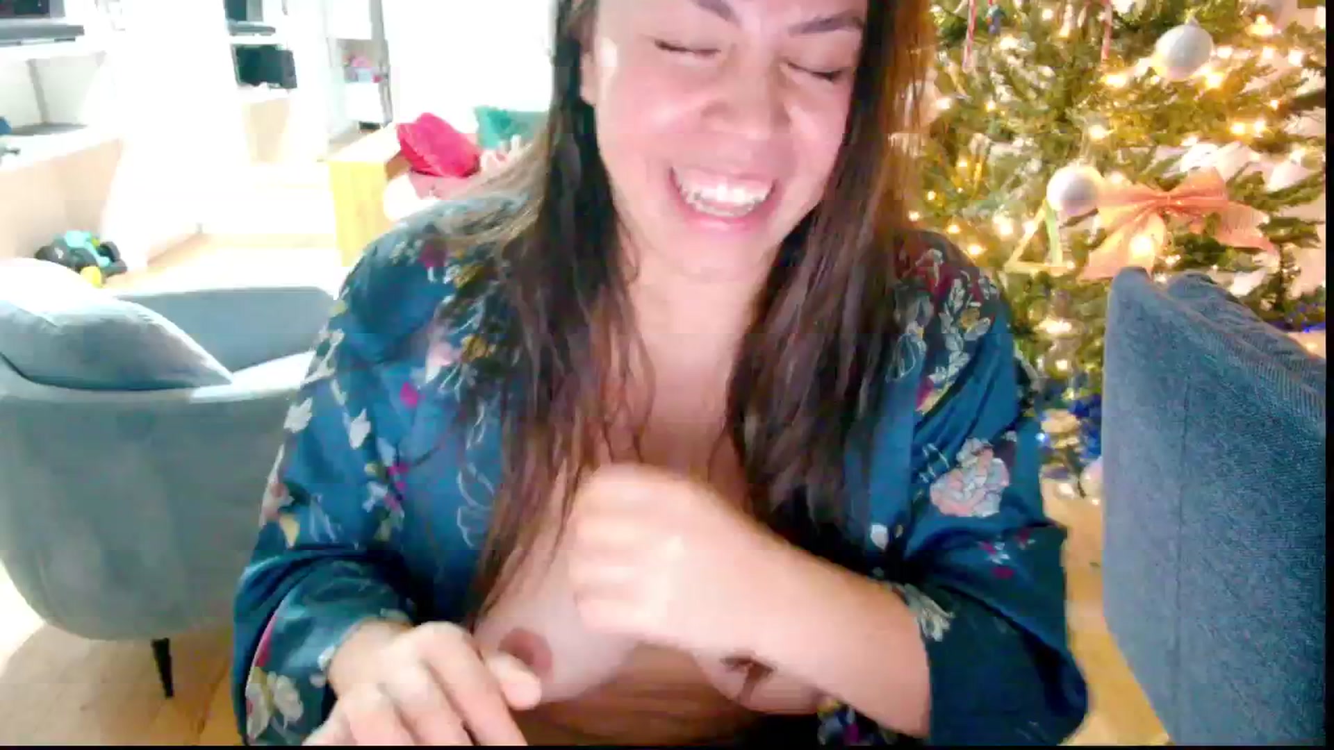 Gallery image thumbnail from MySoFtyGuNS's myfreecams stream on, 12/28/2025, 07:54 image 9 of 20