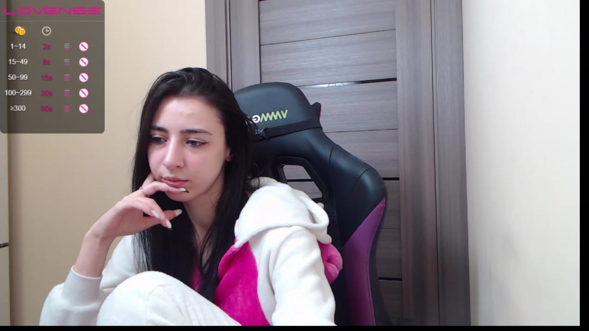 Gallery image thumbnail from My_Blackberry's myfreecams stream on, 12/18/2022, 16:01 image 18 of 20