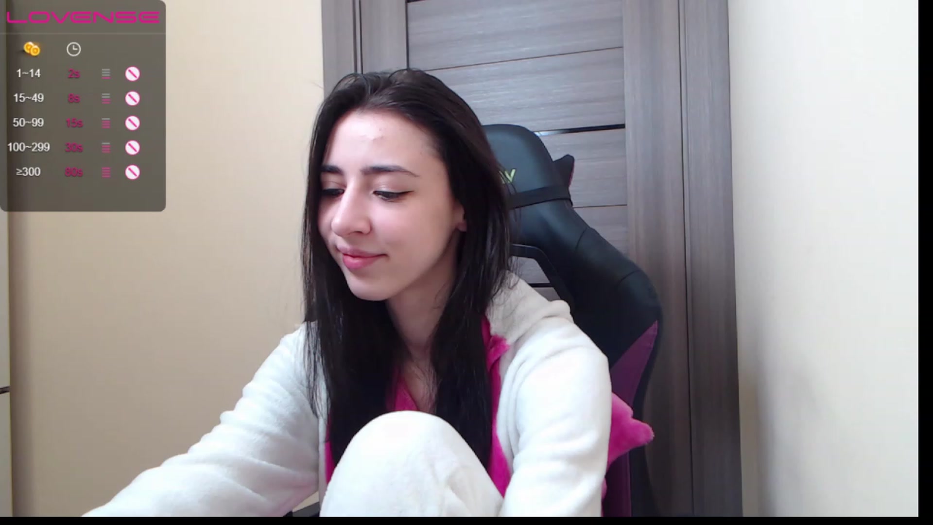 Gallery image thumbnail from My_Blackberry's myfreecams stream on, 12/18/2022, 16:01 image 2 of 20