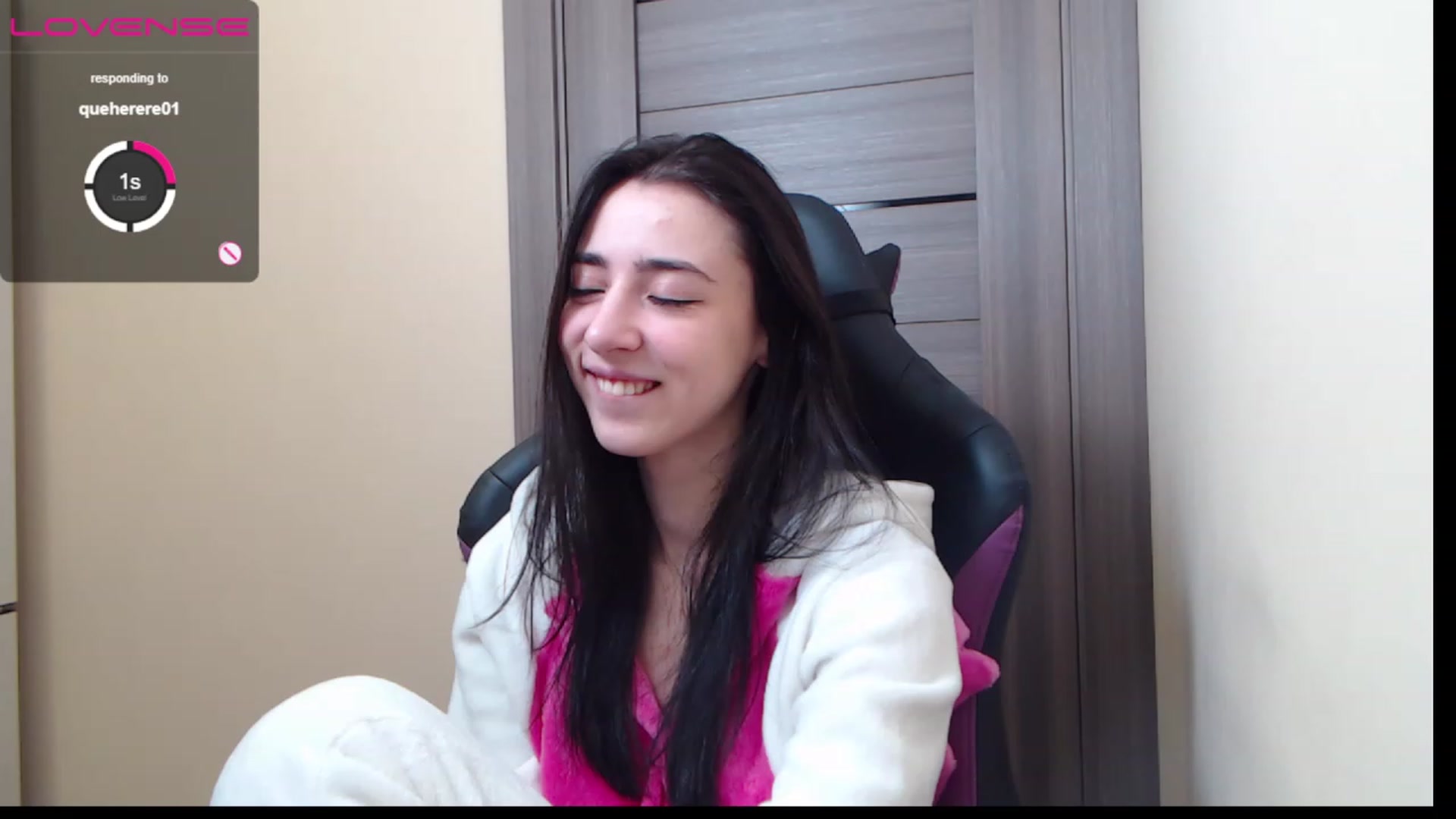 Gallery image thumbnail from My_Blackberry's myfreecams stream on, 12/18/2022, 16:01 image 3 of 20