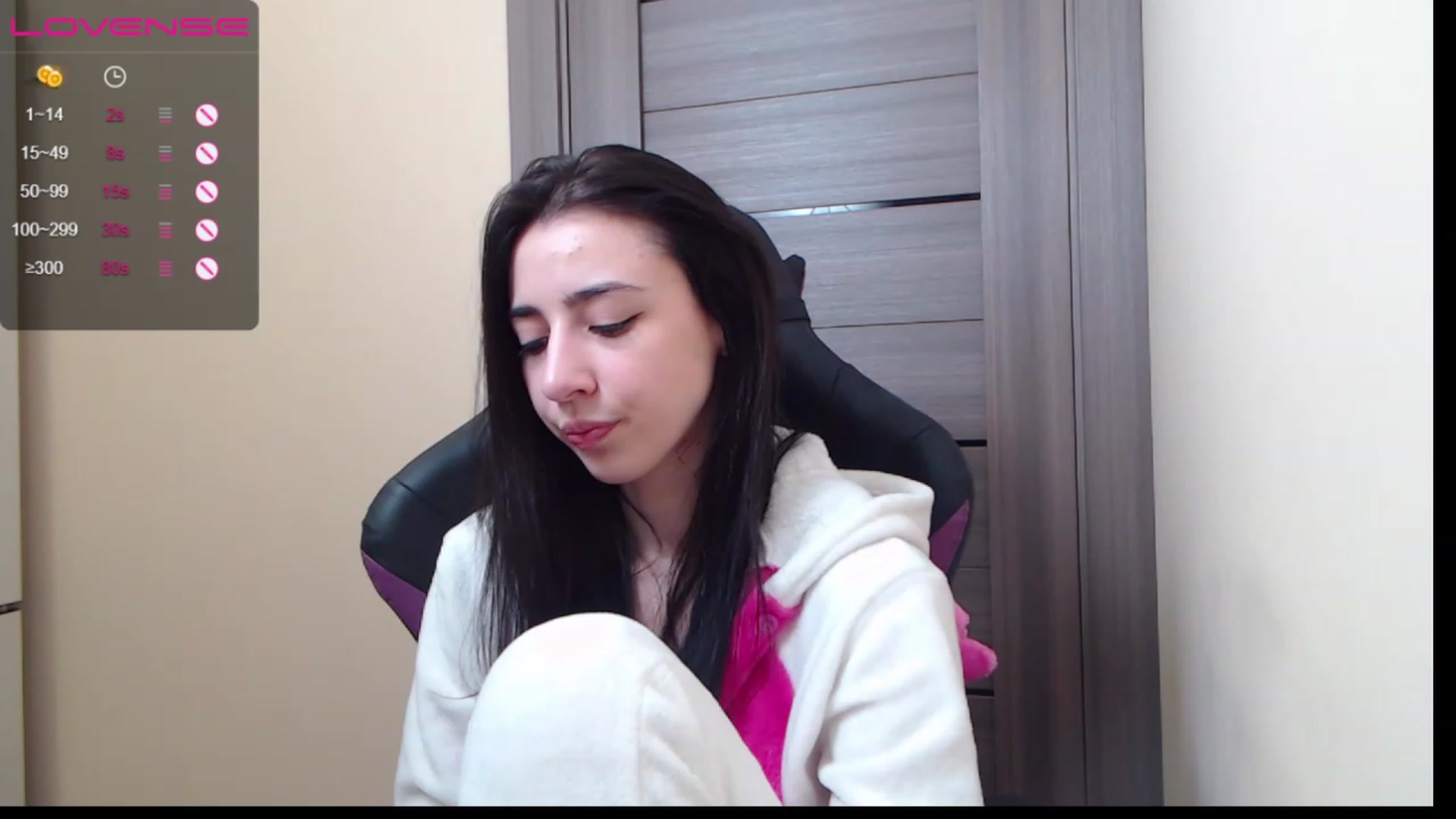 Gallery image thumbnail from My_Blackberry's myfreecams stream on, 12/18/2022, 16:01 image 10 of 20