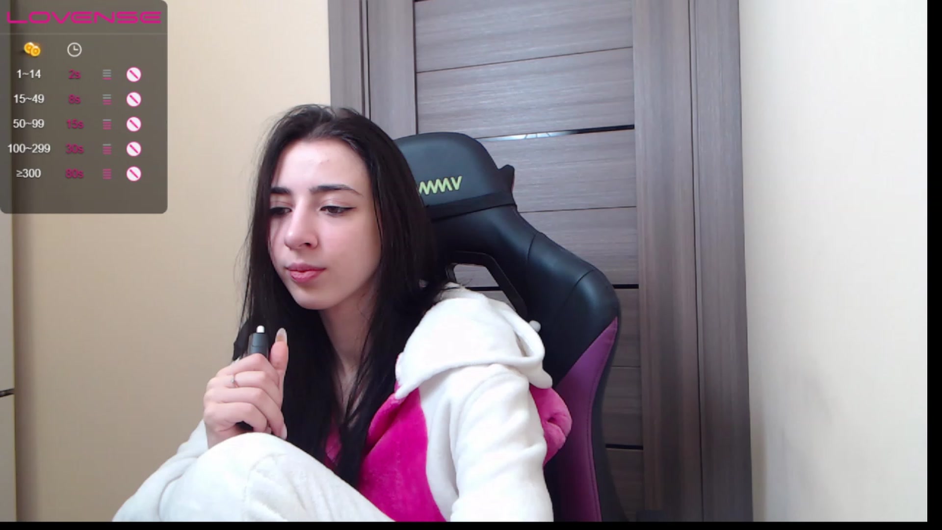 Gallery image thumbnail from My_Blackberry's myfreecams stream on, 12/18/2022, 16:01 image 16 of 20