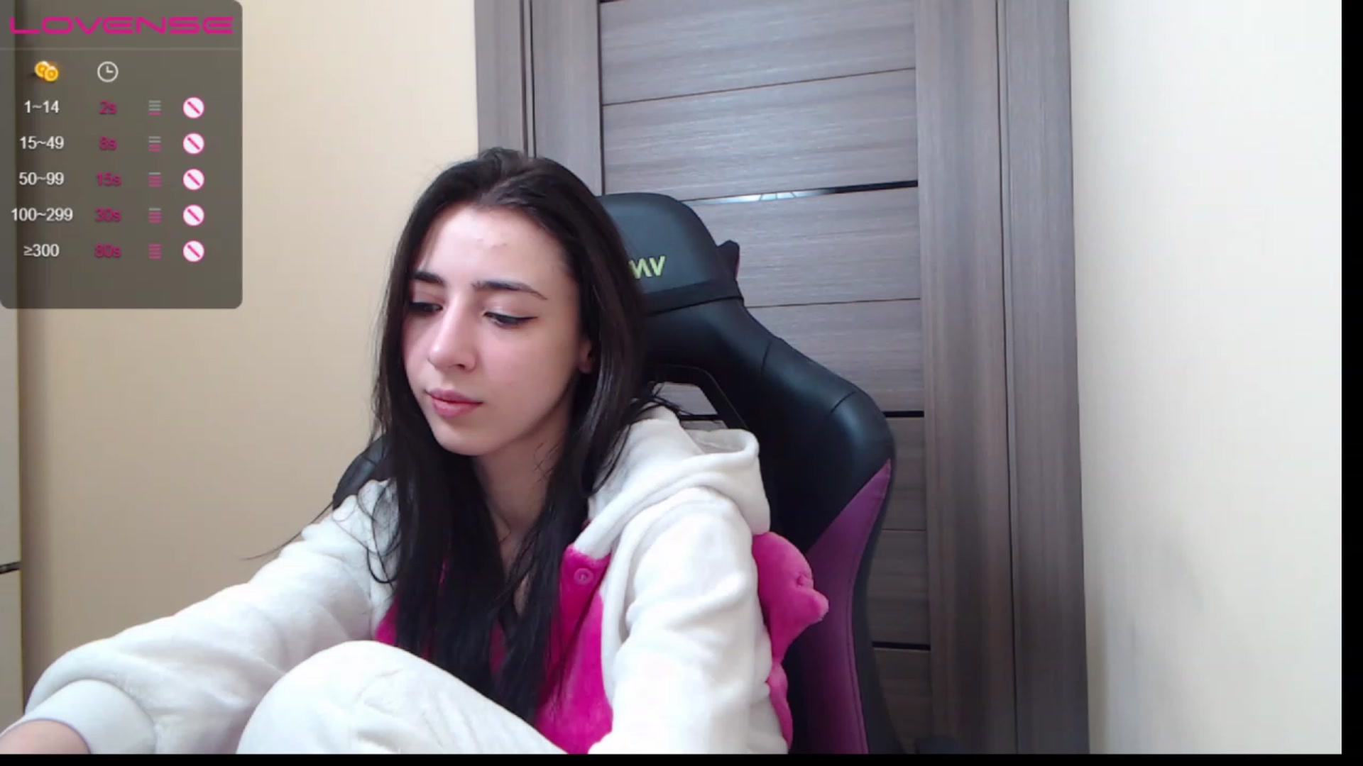 Gallery image thumbnail from My_Blackberry's myfreecams stream on, 12/18/2022, 16:01 image 11 of 20