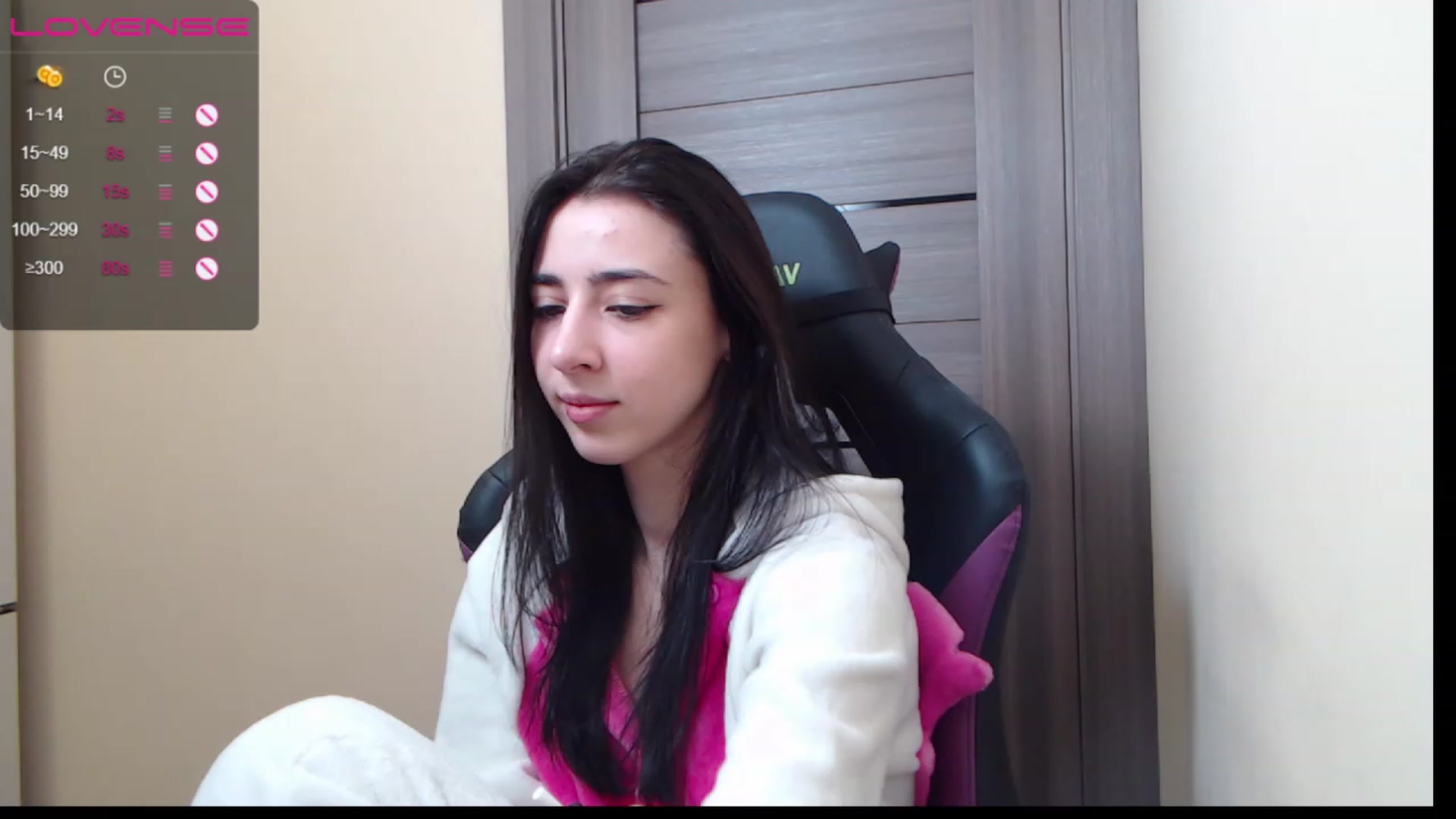 Gallery image thumbnail from My_Blackberry's myfreecams stream on, 12/18/2022, 16:01 image 4 of 20
