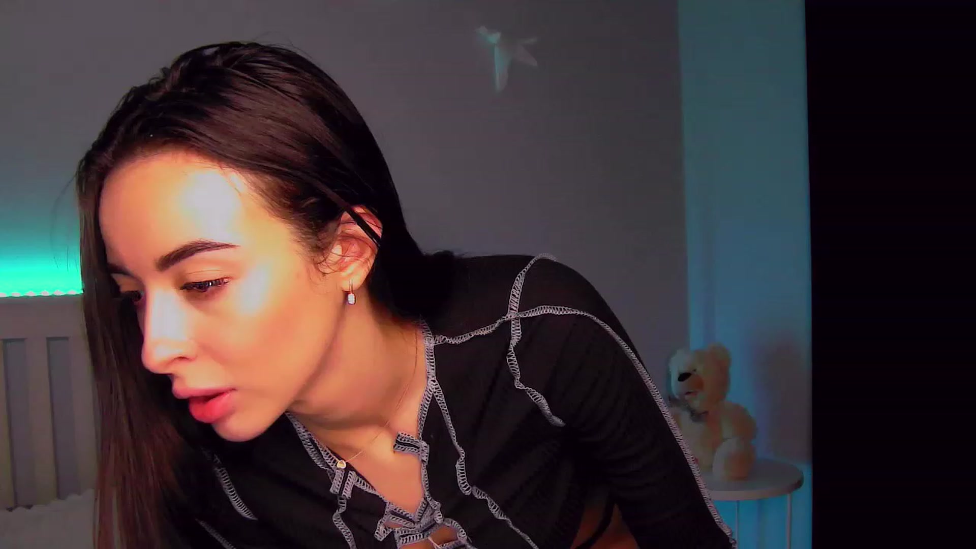 Gallery image thumbnail from My_Brunett's myfreecams stream on, 11/21/2022, 16:02 image 16 of 20