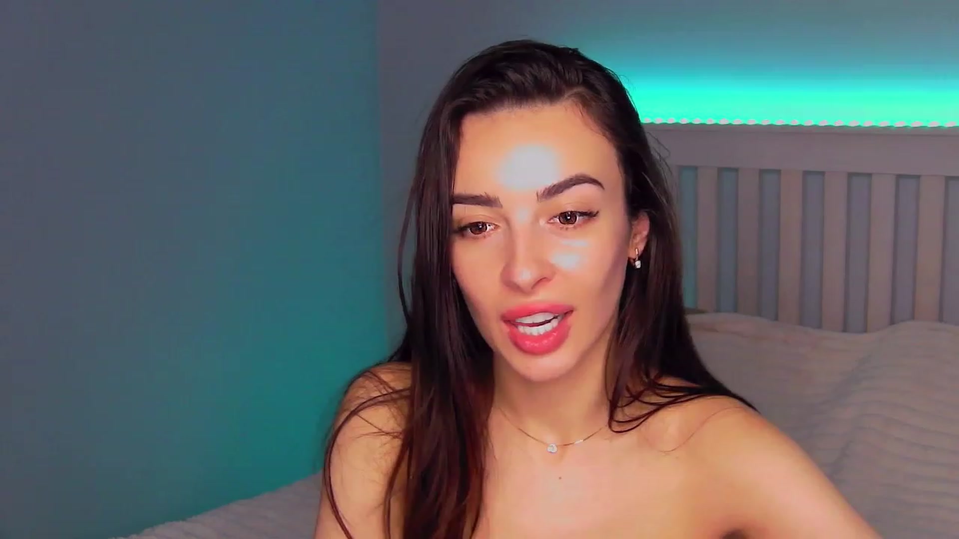 Gallery image thumbnail from My_Brunett's myfreecams stream on, 01/04/2023, 13:35 image 17 of 20