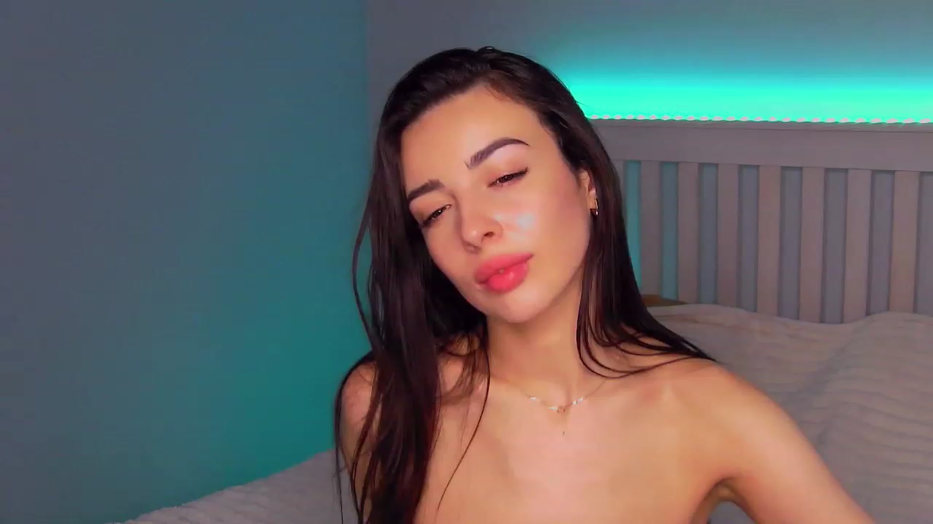 Gallery image thumbnail from My_Brunett's myfreecams stream on, 01/04/2023, 13:35 image 16 of 20